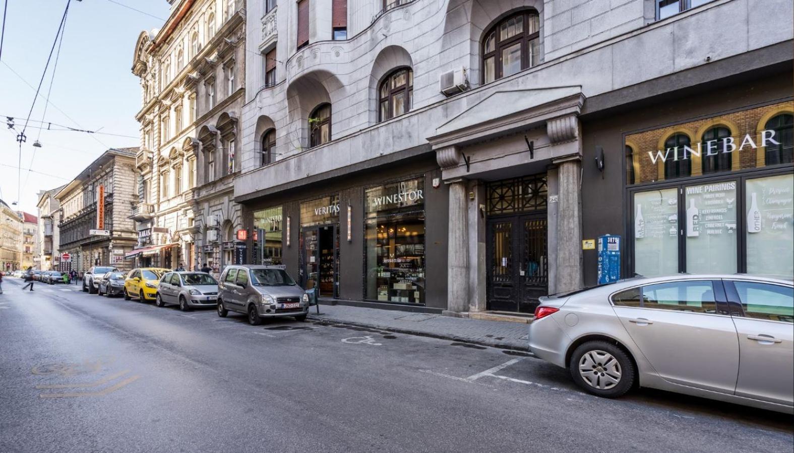 D58 - Grand Boulevard Royal - Location By Bqa Budapest