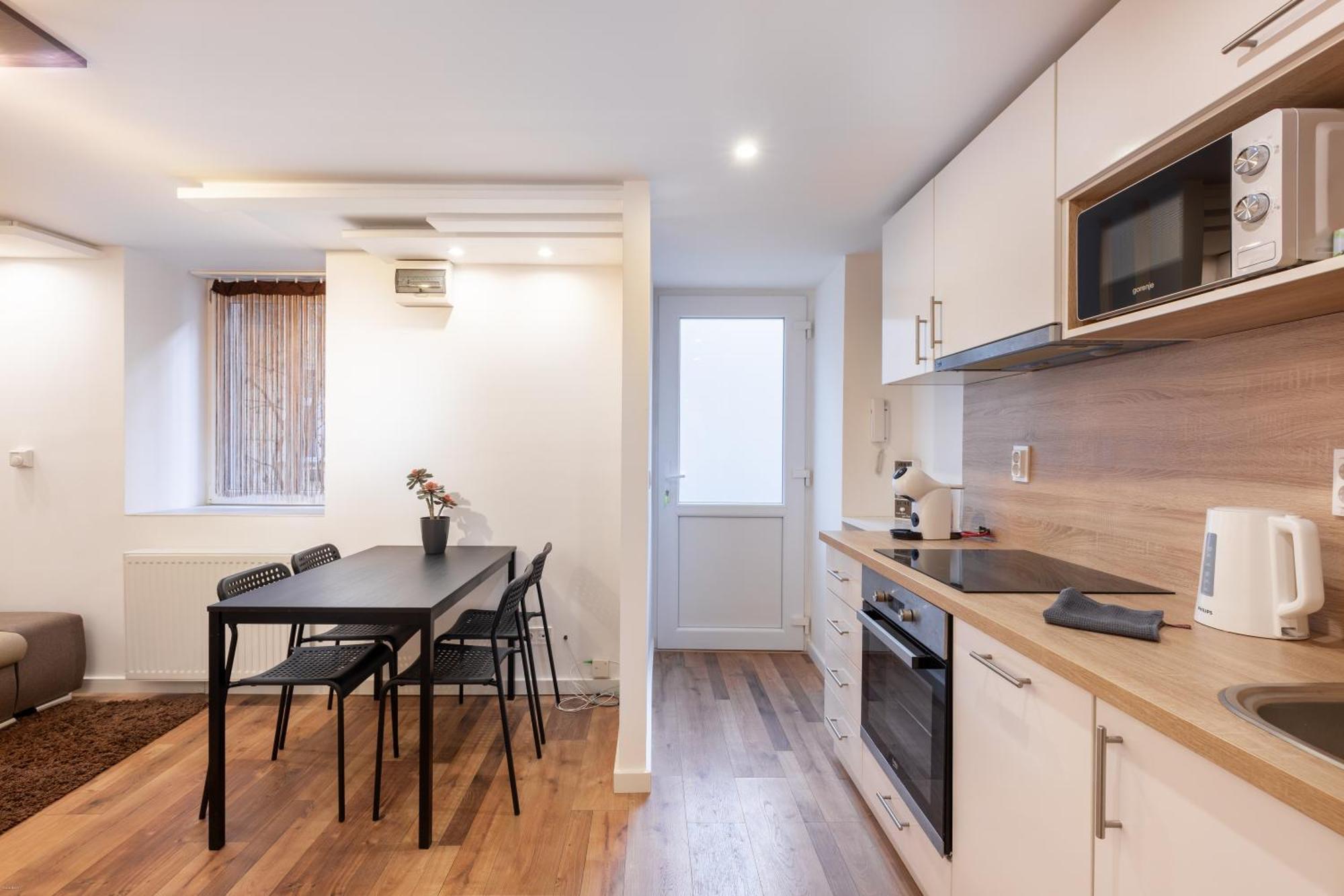Sz27 A Szekely Apartment