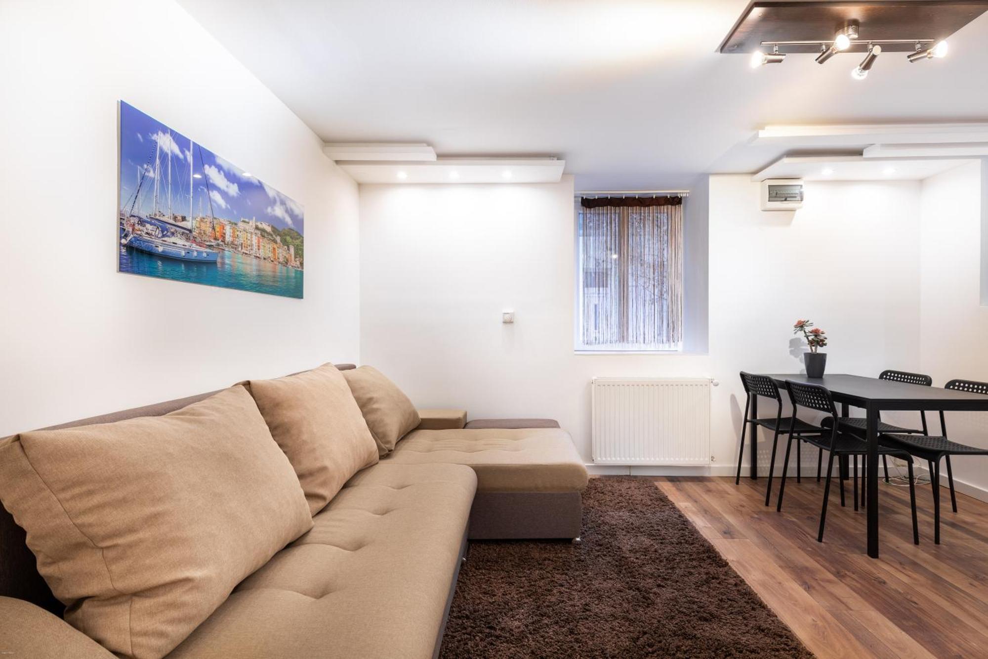 Sz27 A Szekely Apartment