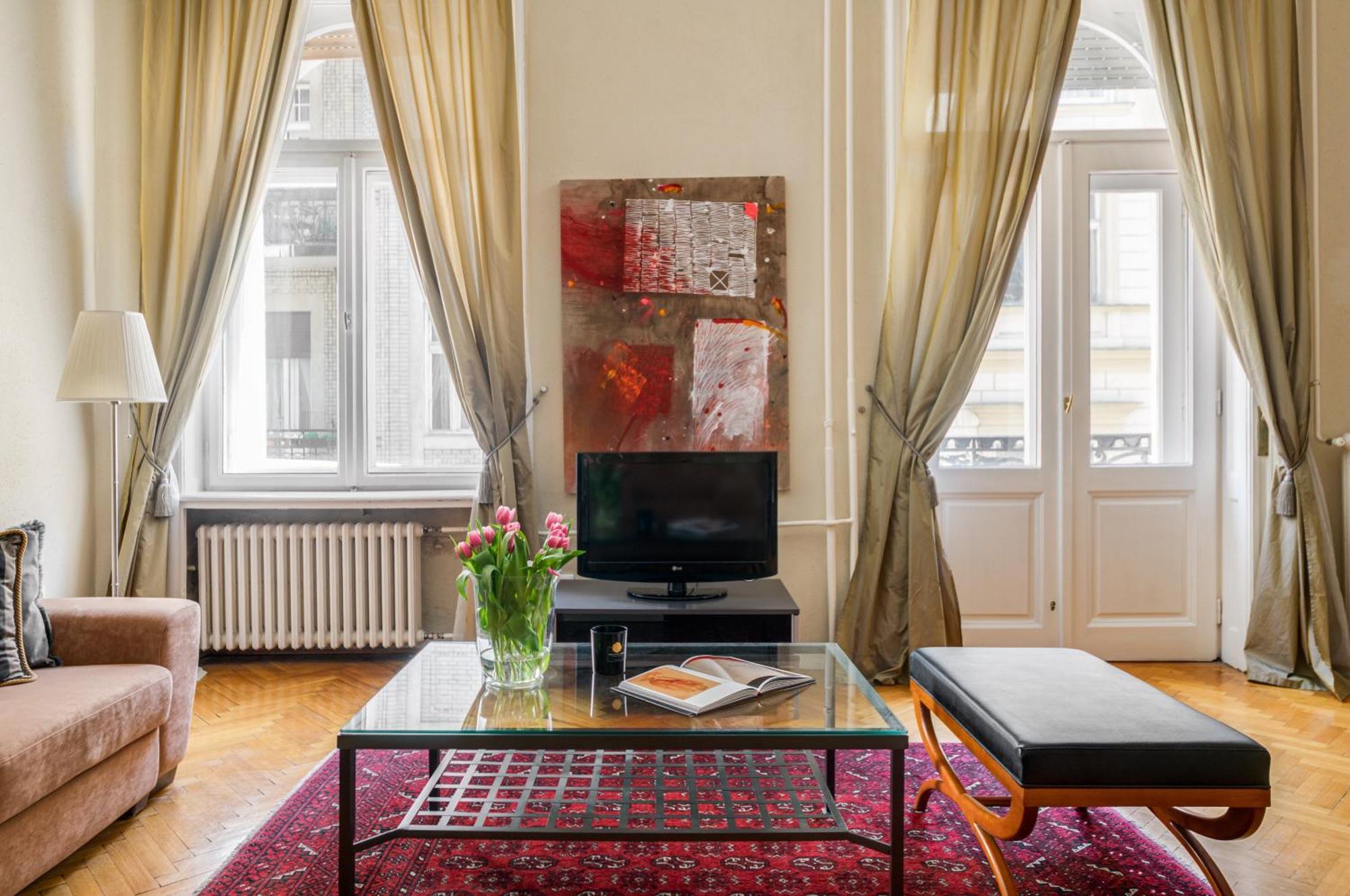 Super Chic With A Private Balcony Apartment Budapest