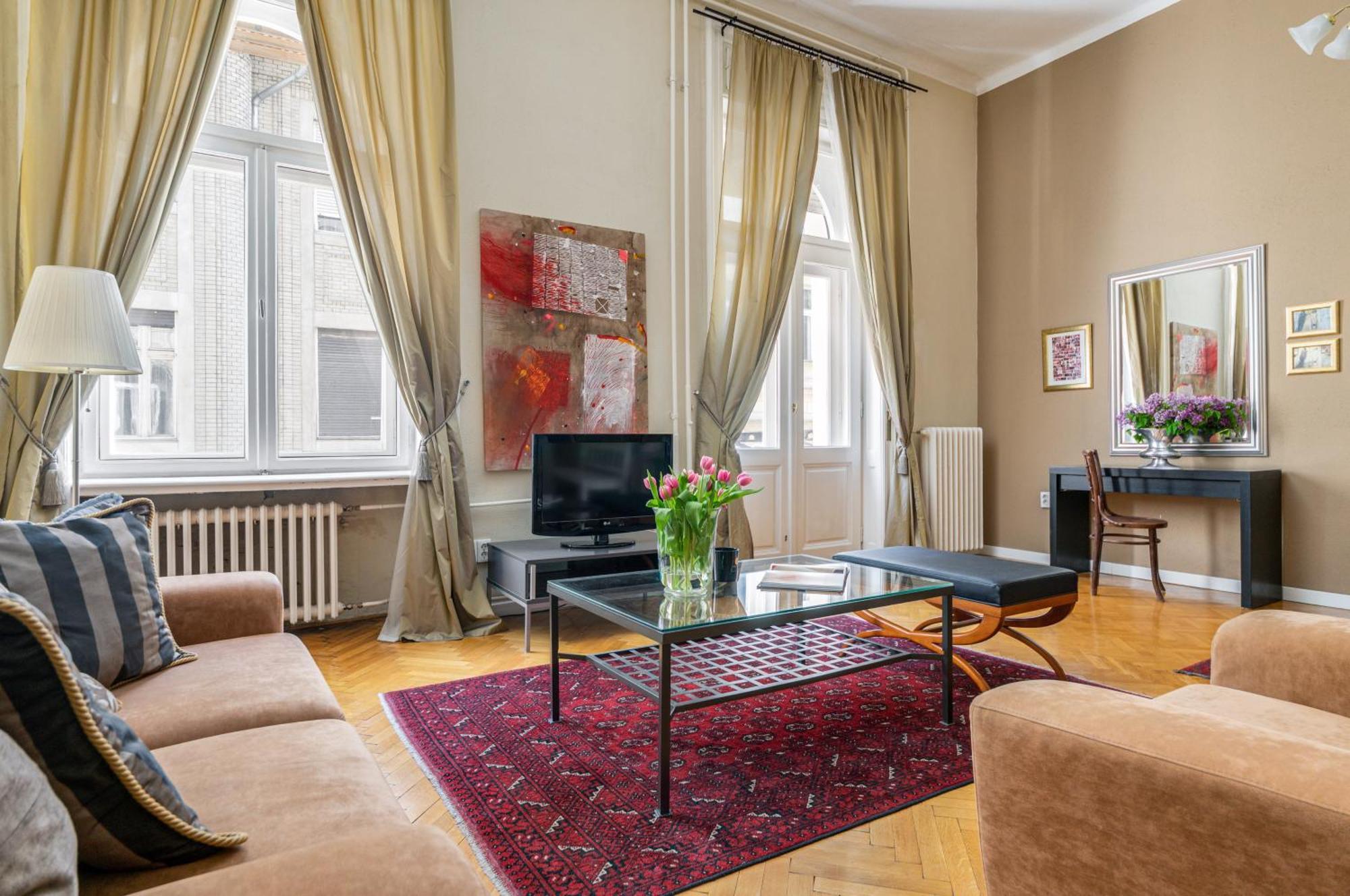 Super Chic With A Private Balcony Apartment Budapest