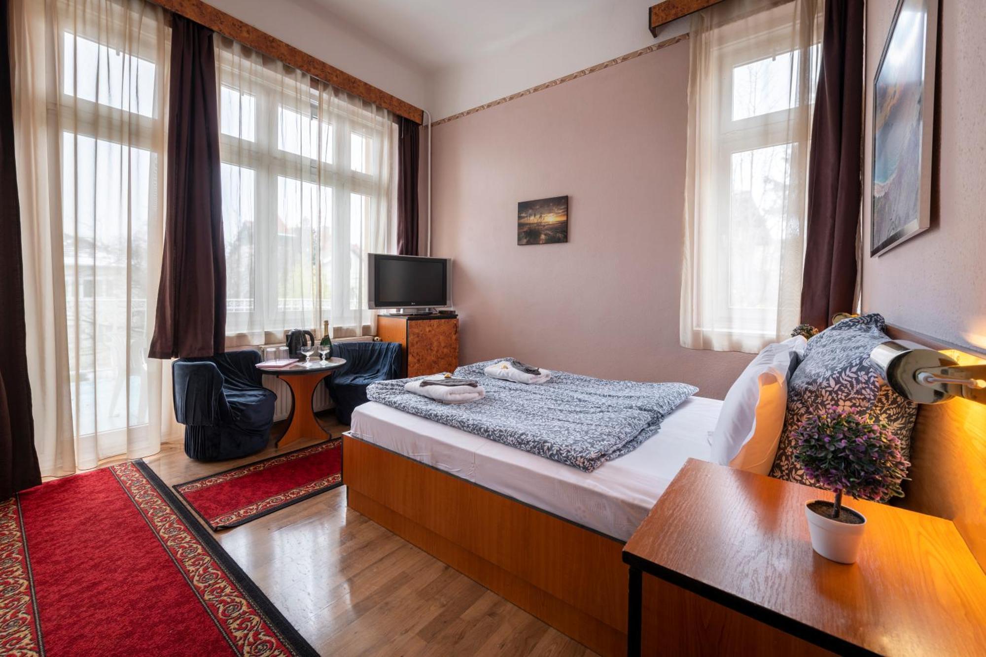 Kristal Gellert Hill Hotel *