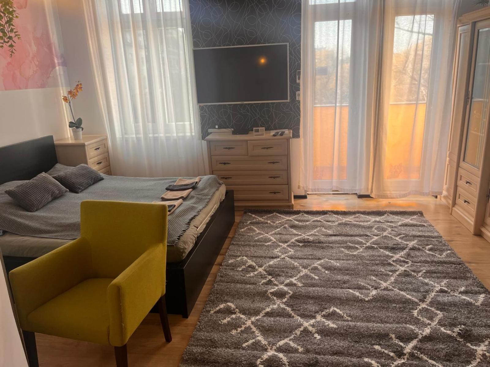Kalvaria With Balcony, Free Parking And Ac