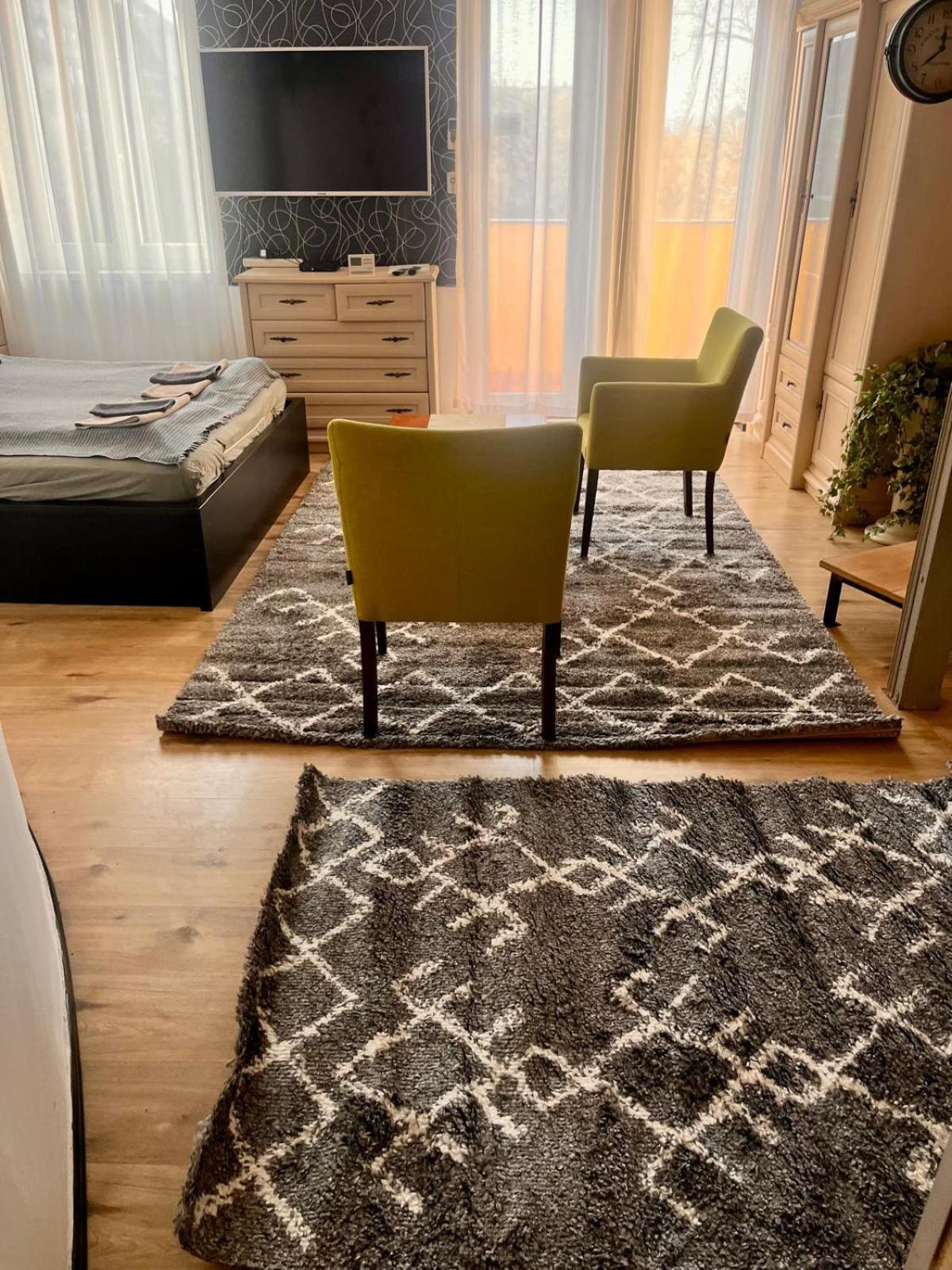 Kalvaria With Balcony, Free Parking And Ac Apartamento