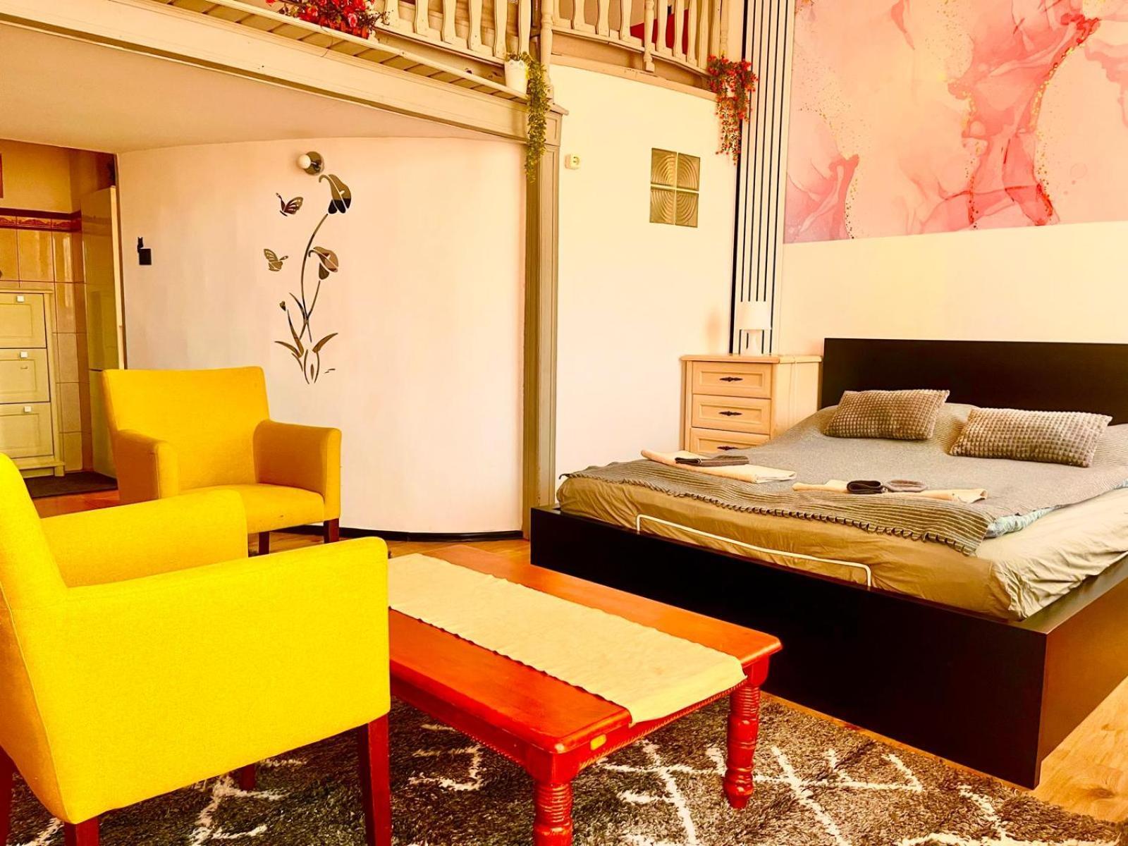 Kalvaria With Balcony, Free Parking And Ac Apartamento *