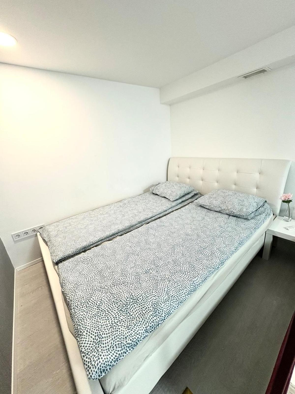 Apartment Nyugati 4 With 3 Bedrooms In The Center *