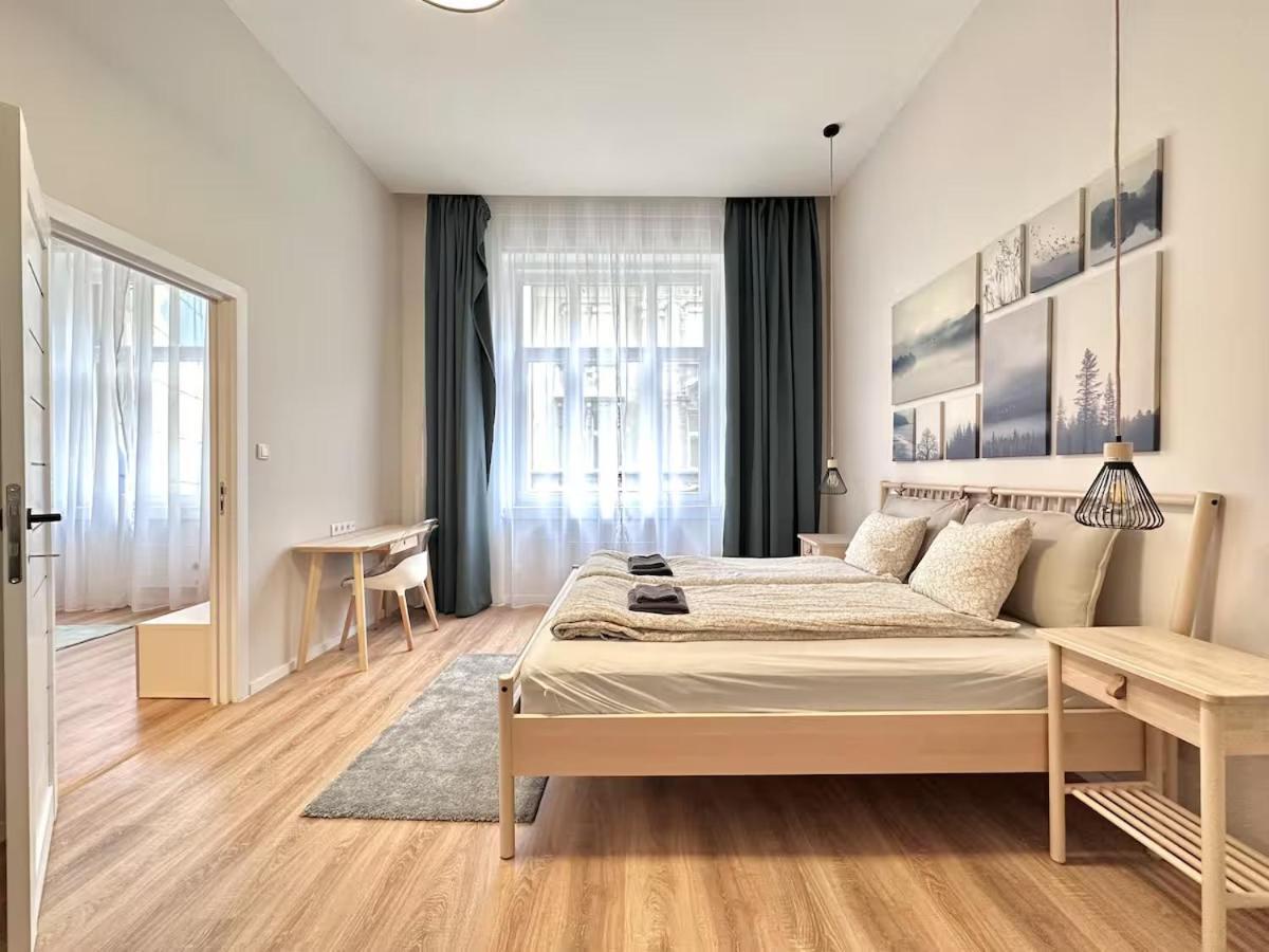 Center Bohemian Design With 6ppl Ac Wifi Appartamento Budapest
