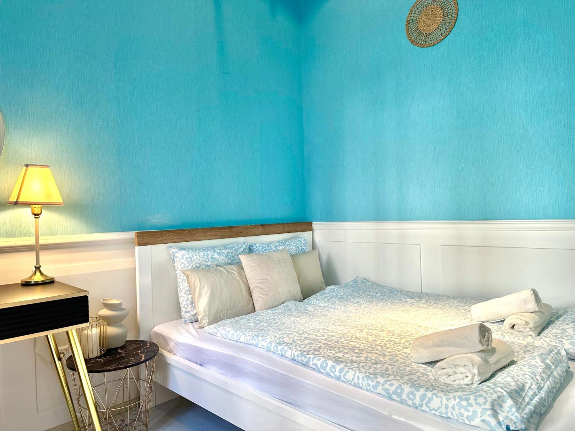 Deluxe 2-bedroom With Sauna And Ac Appartamento Budapest