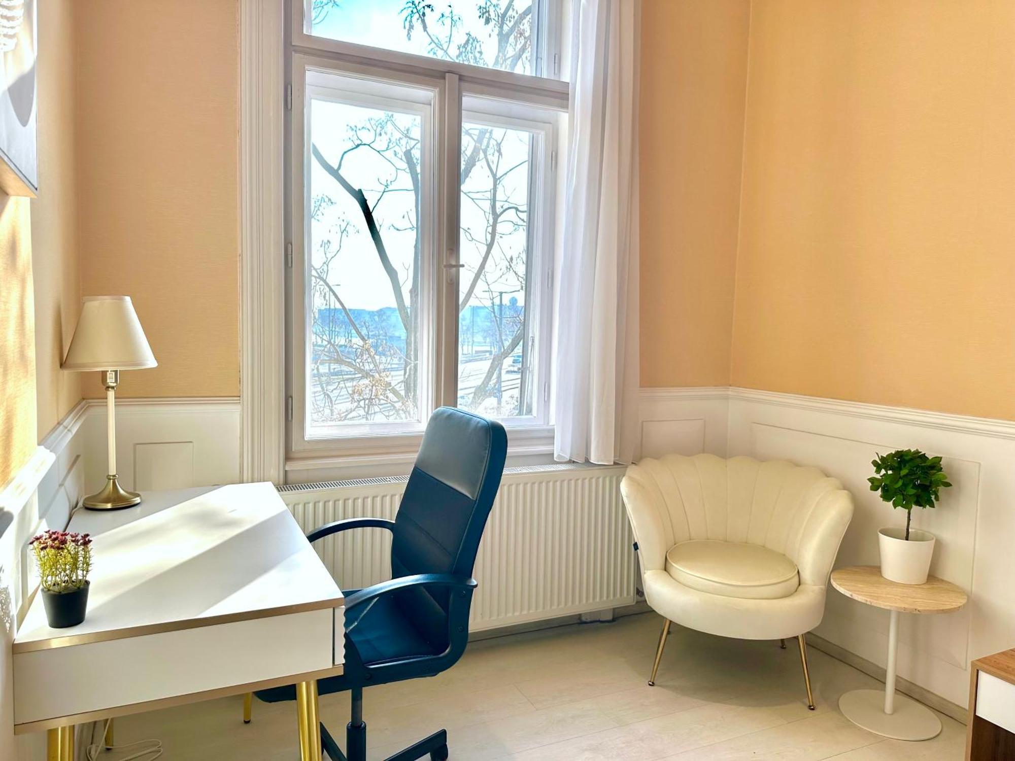 Deluxe 2-bedroom With Sauna And Ac Appartamento Budapest