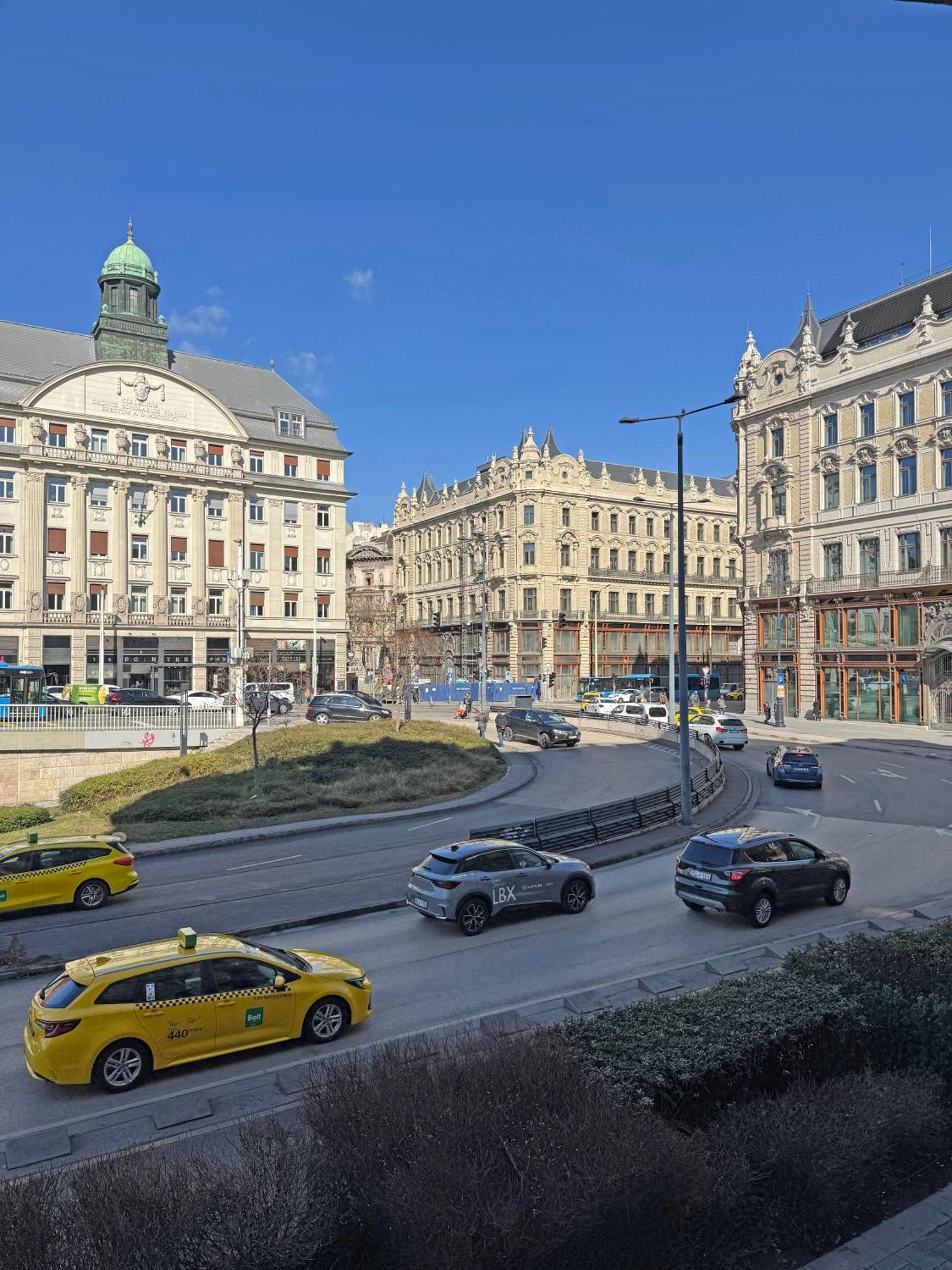 Appartement Deluxe Danube Center Next To The Fashion St' *