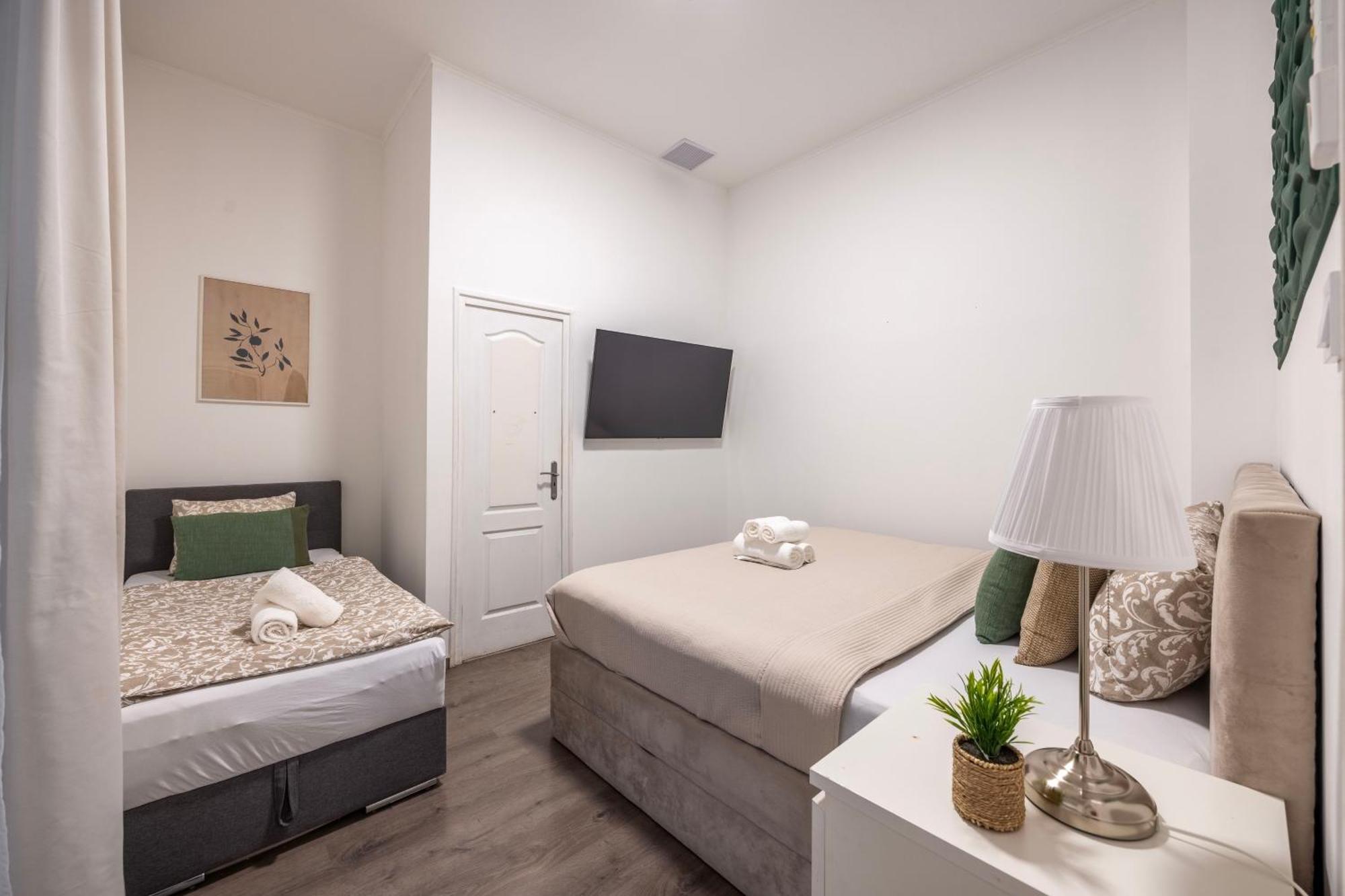 Appartement Deluxe Danube Center Next To The Fashion St' *