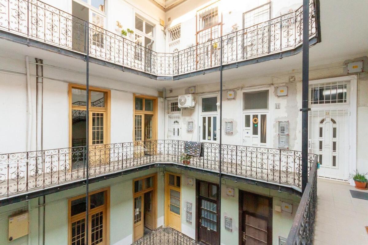Cozy Gallery Loft In Garam Street By Nw