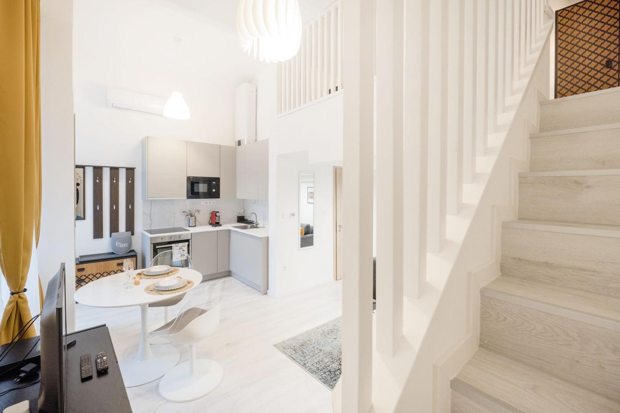 Little Treasure In Center, Quiet With Ac Apartment Budapest