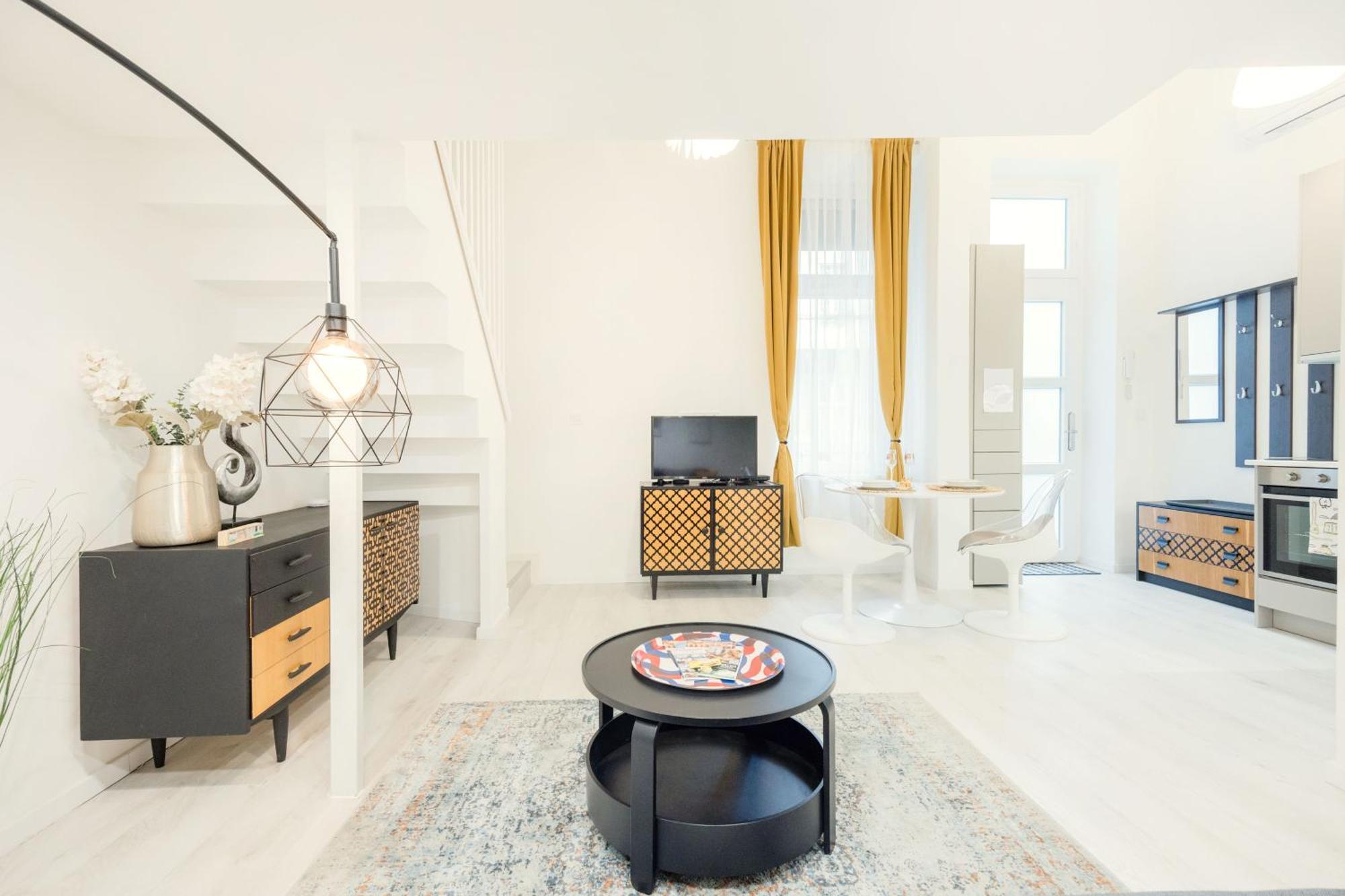 Apartment Little Treasure In Center, Quiet With Ac