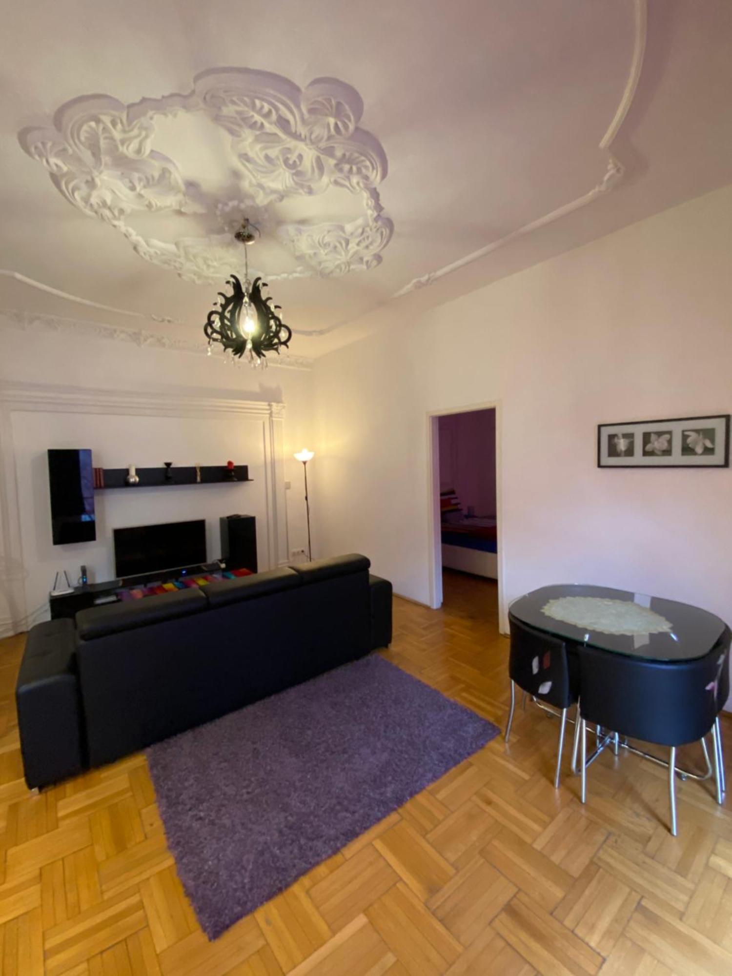 Heart Of The 2 Bedrooms, Living Rooms, Bathrooms, With Ac