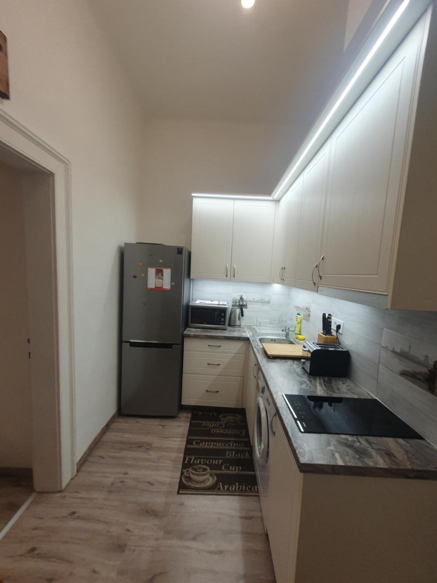 Serena Near Boulvard With Ac Apartment Budapest