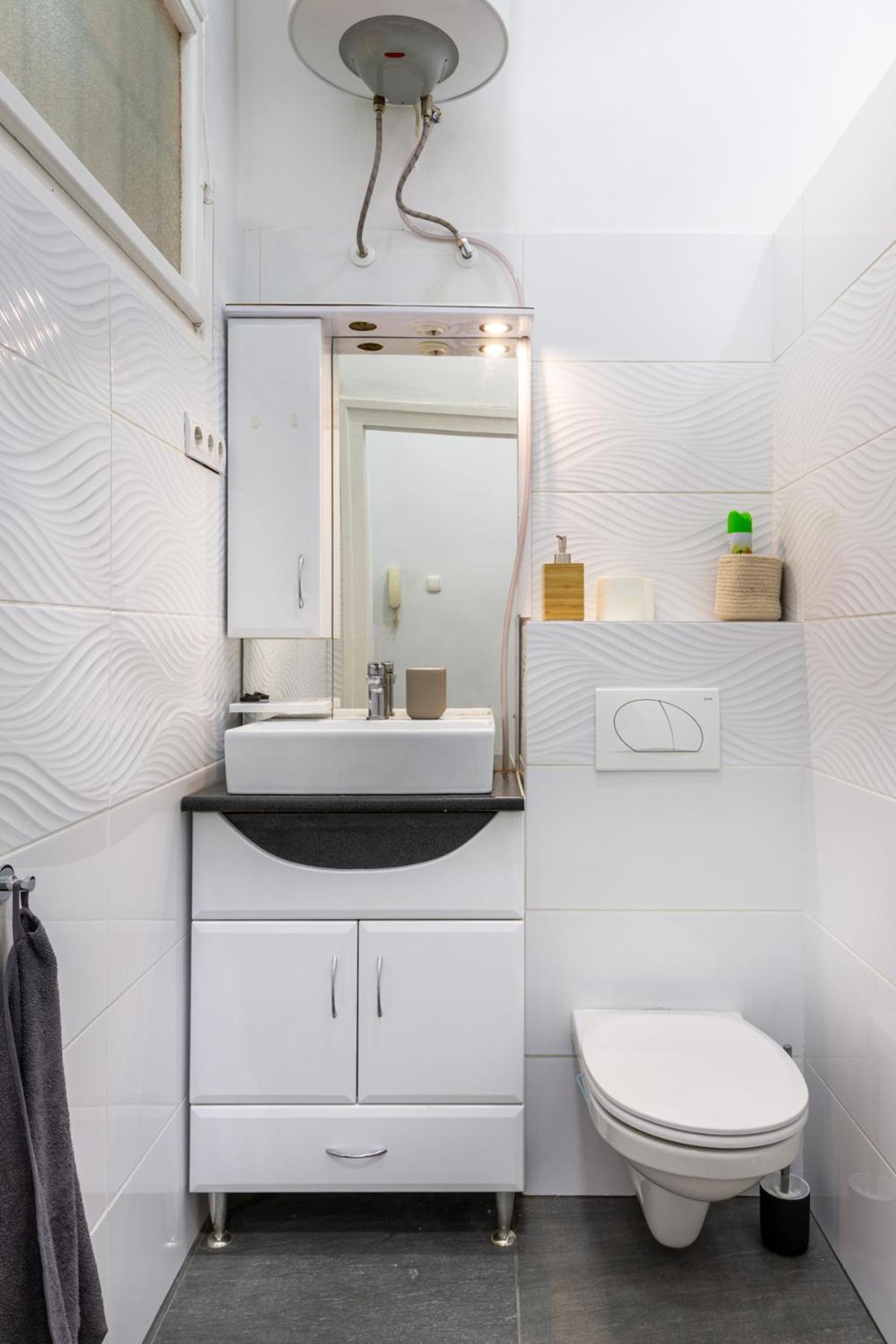 V26 Freedom Apartment