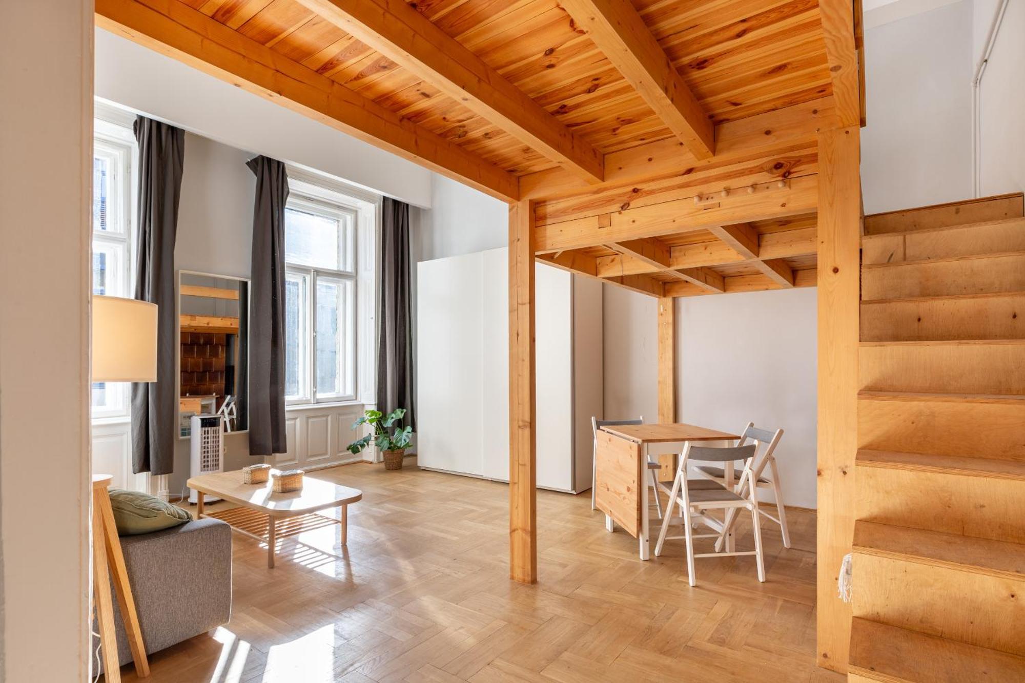 V26 Freedom Apartment