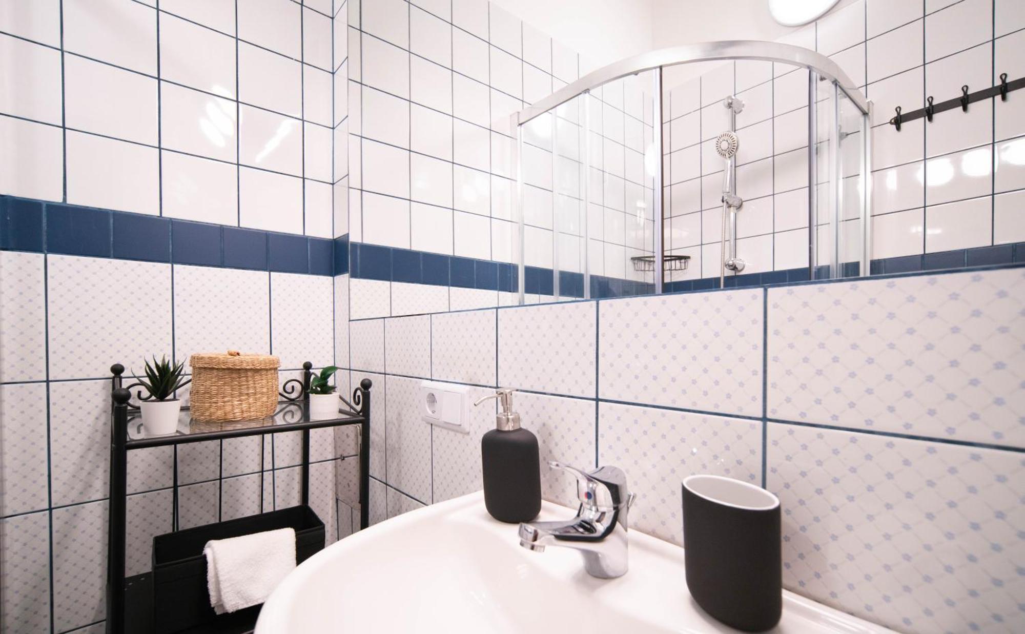 Apartment Free Parking Charlie's - 2sep Room, Ac, Fast Wifi, Tv *