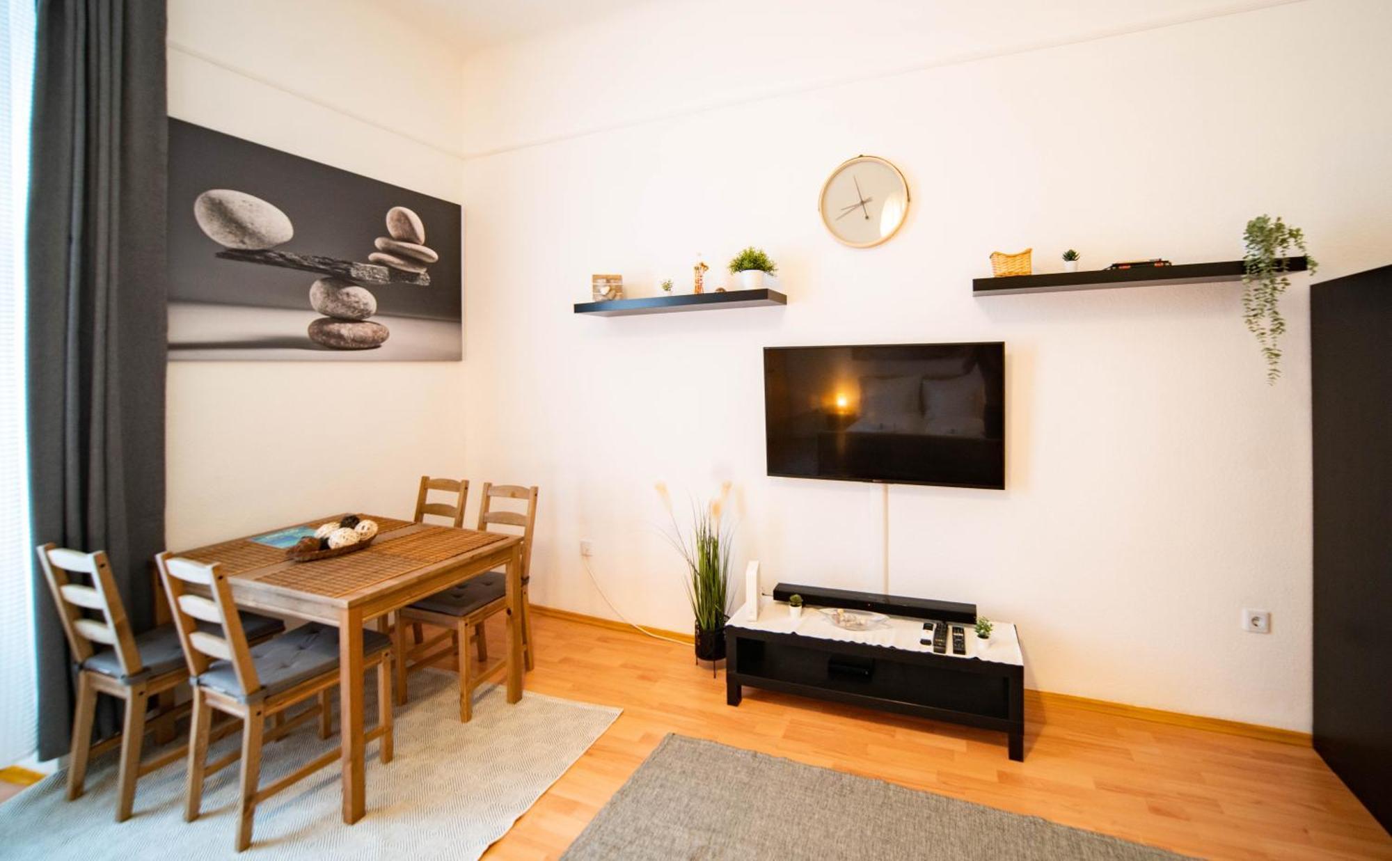 Free Parking Charlie's - 2sep Room, Ac, Fast Wifi, Tv Apartment Budapest