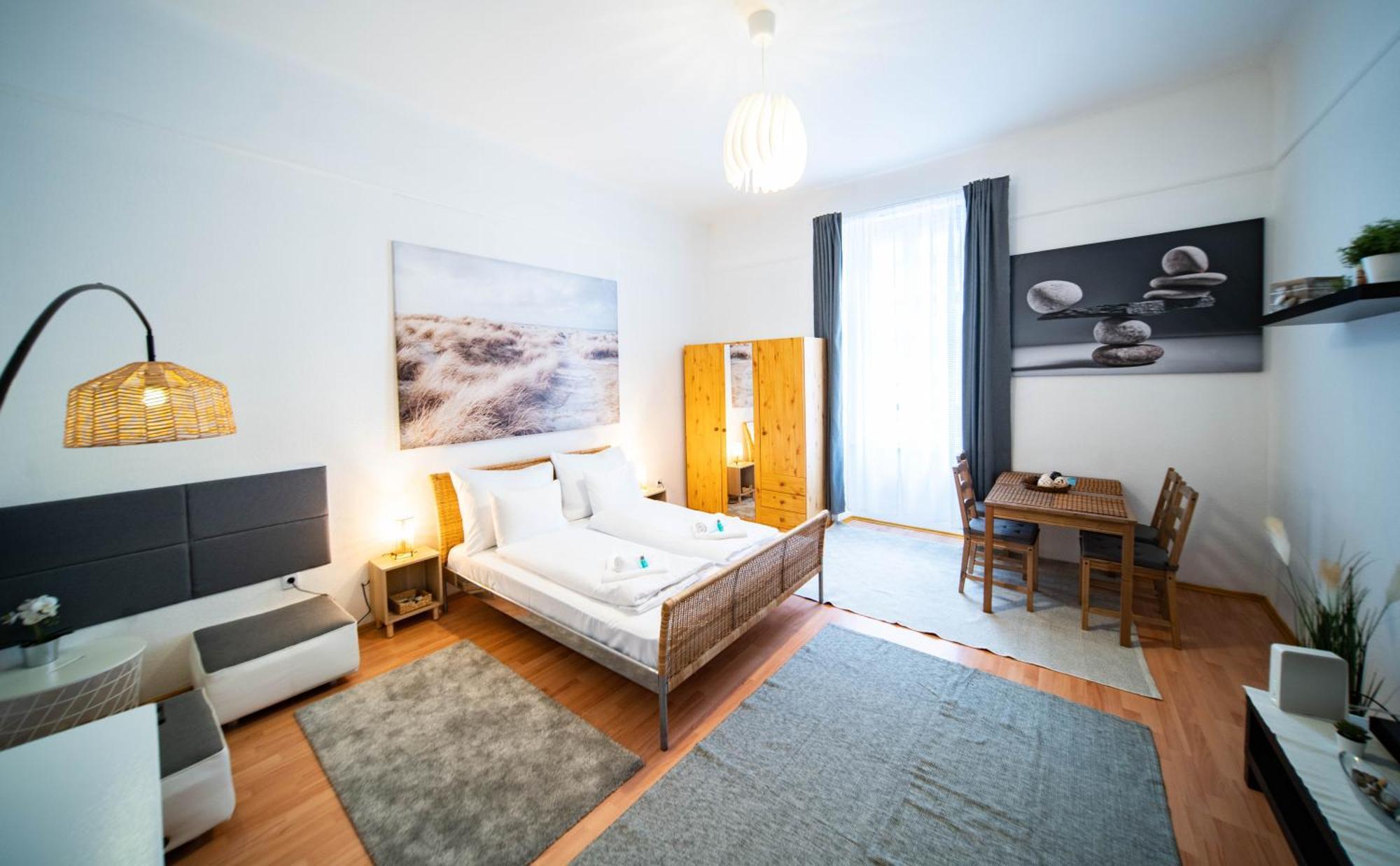 Free Parking Charlie's - 2sep Room, Ac, Fast Wifi, Tv *