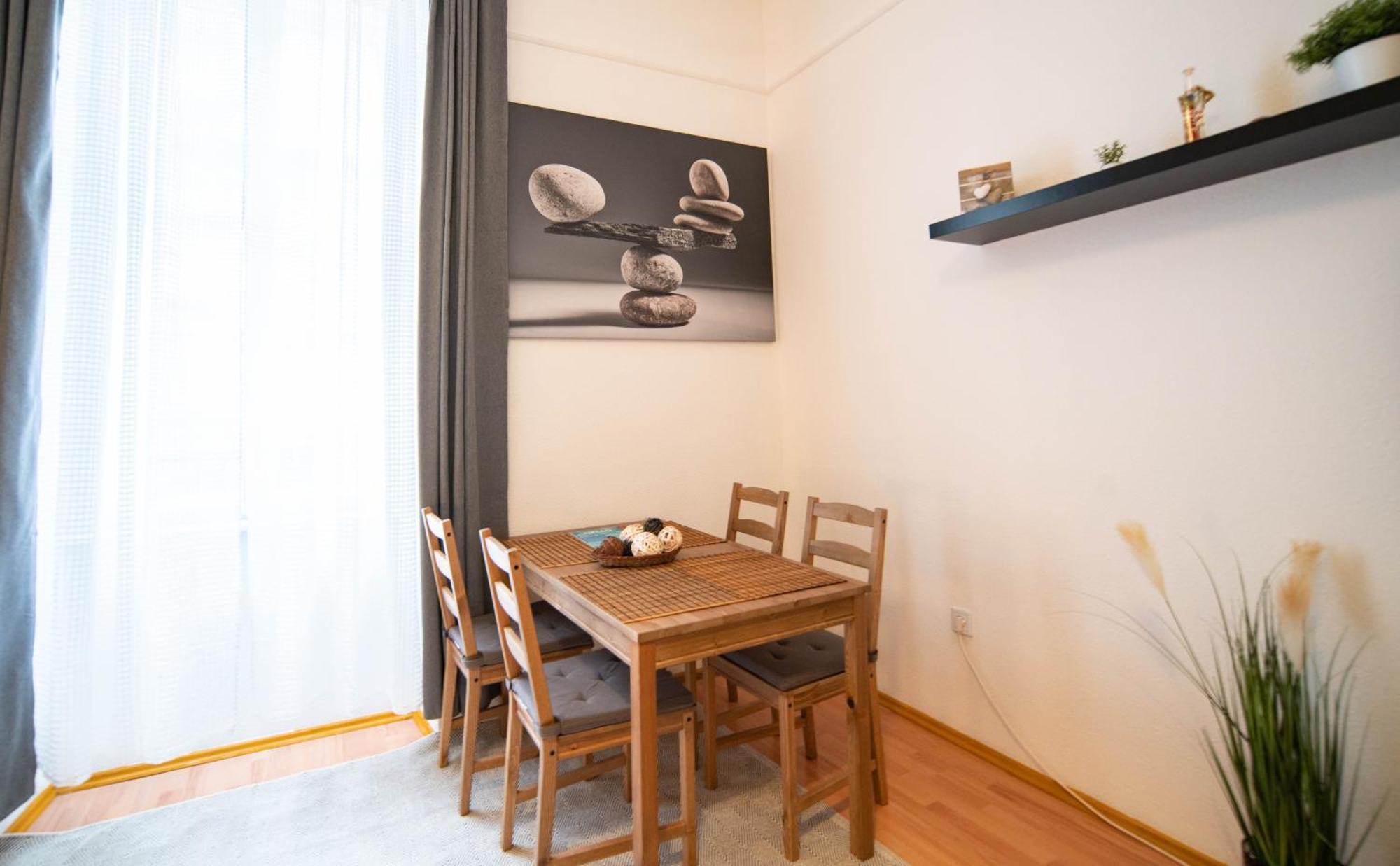 Free Parking Charlie's - 2sep Room, Ac, Fast Wifi, Tv Budapest