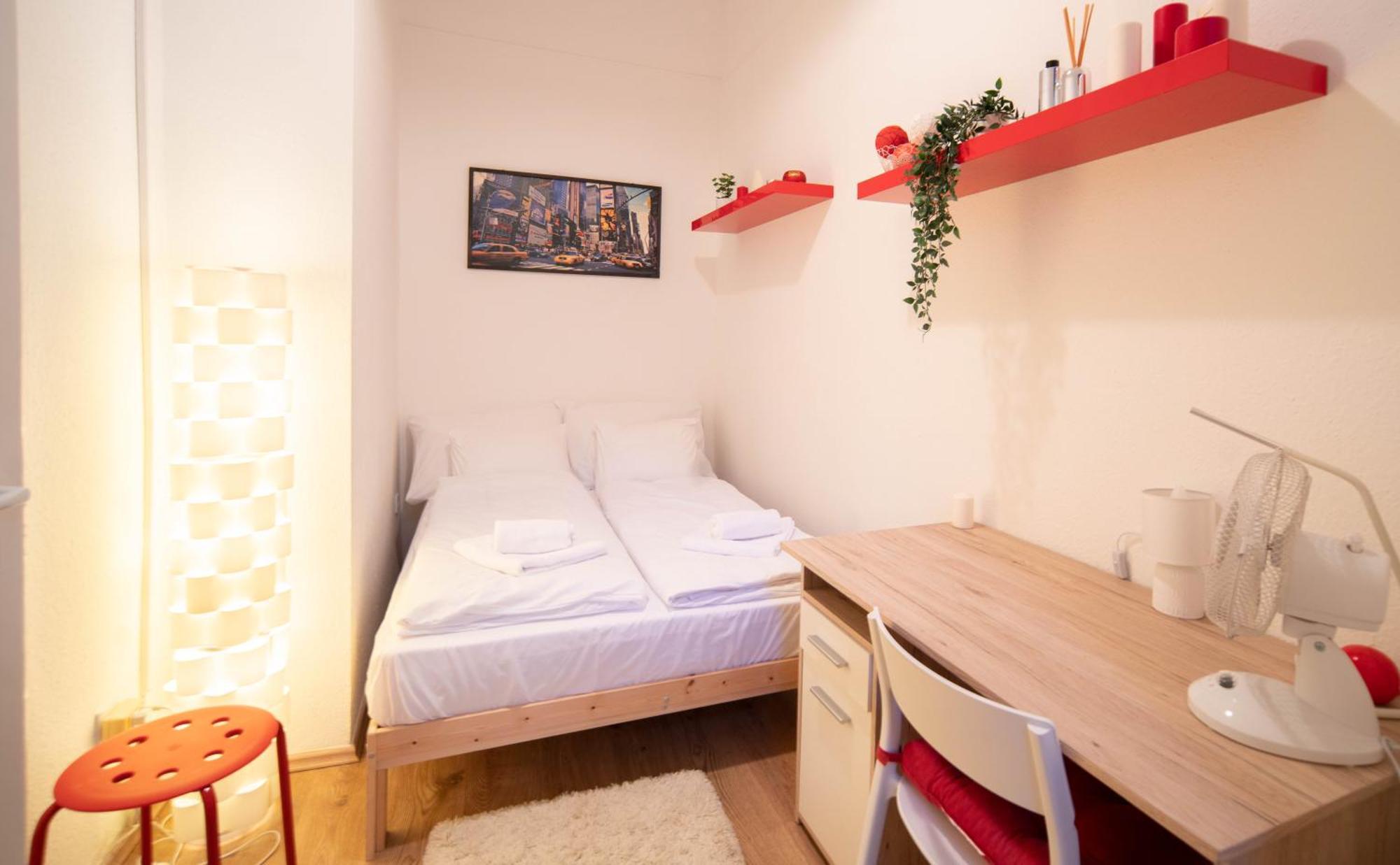 Free Parking Charlie's - 2sep Room, Ac, Fast Wifi, Tv