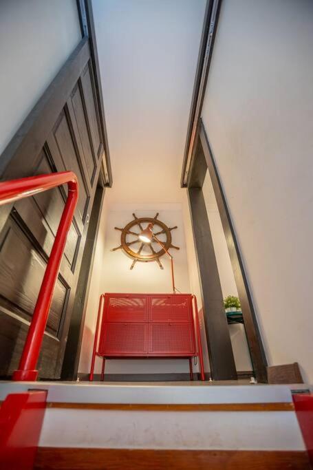 Hot Tube In The Heart Of Budapest, Kazinczy Street Appartamento *