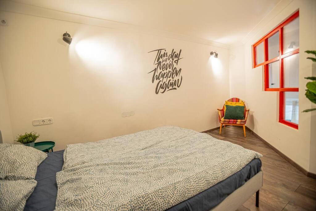 Hot Tube In The Heart Of Budapest, Kazinczy Street Apartment *