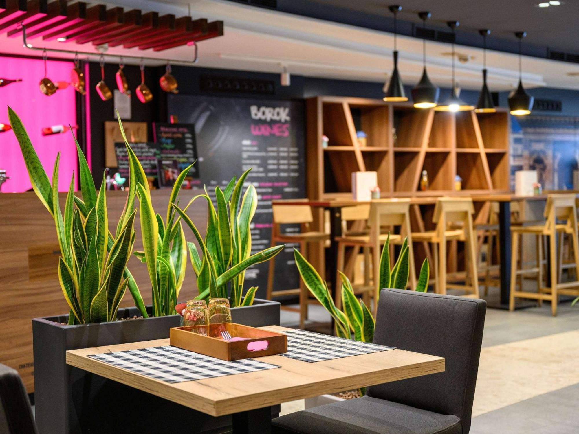 Mercure City Center 4*