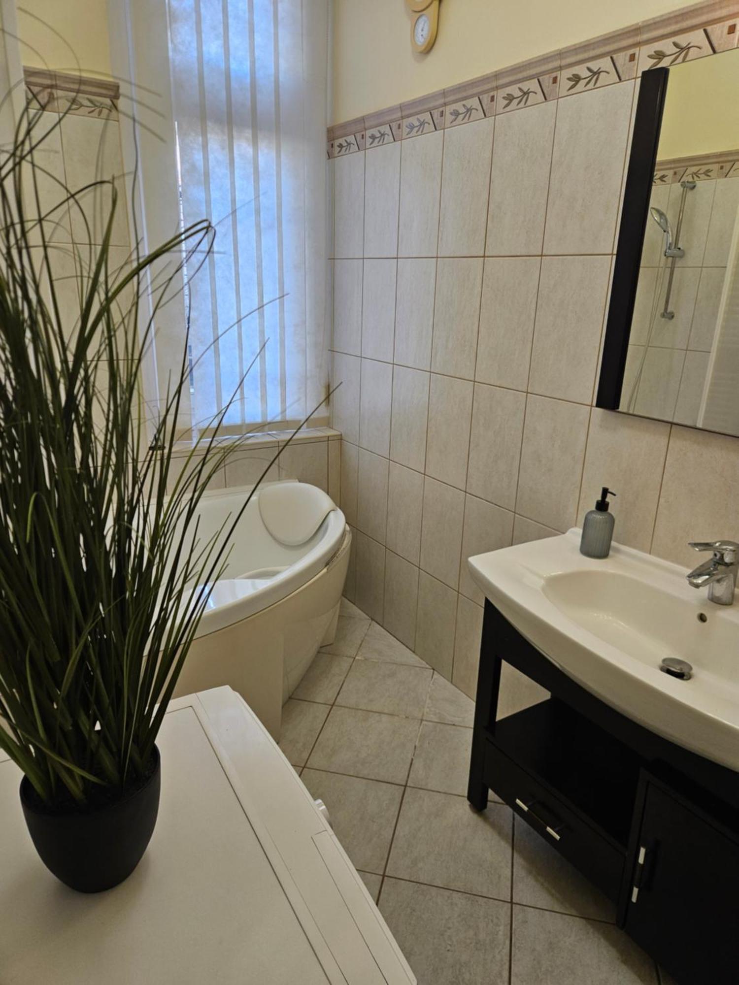 Cozy And Near Kalvin Square * Budapest