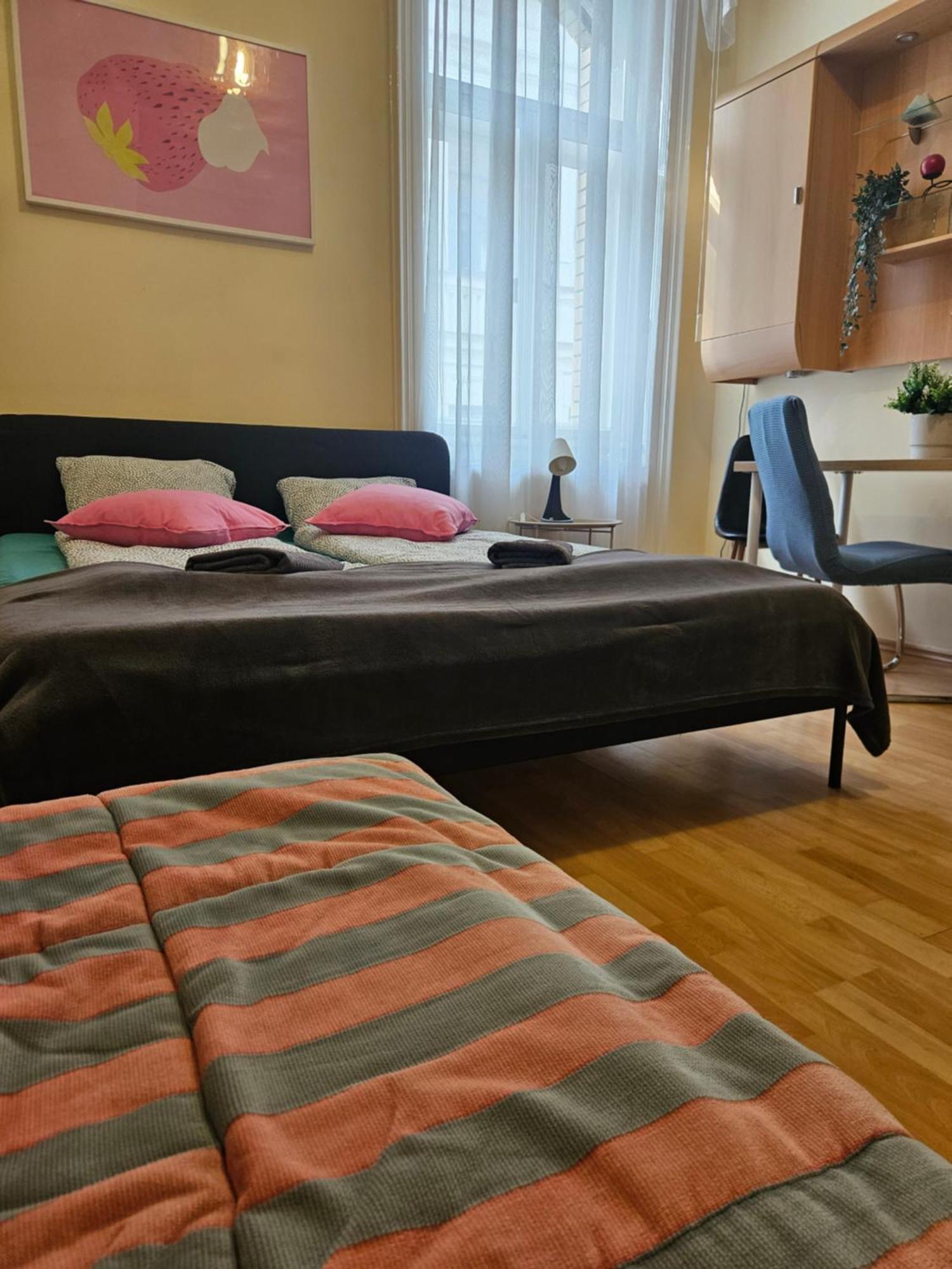 Cozy And Near Kalvin Square