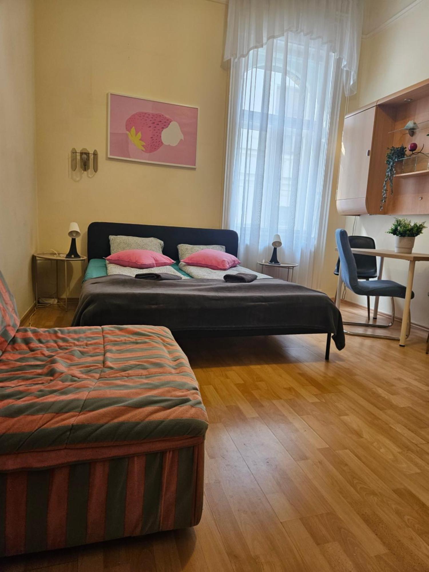 Cozy And Near Kalvin Square