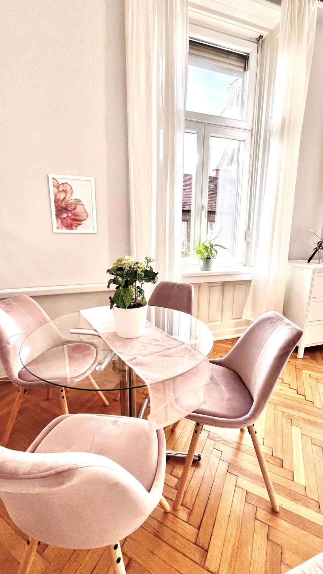 Cozy Flat For 4-6 People, Andrassy Str -oktogon Area