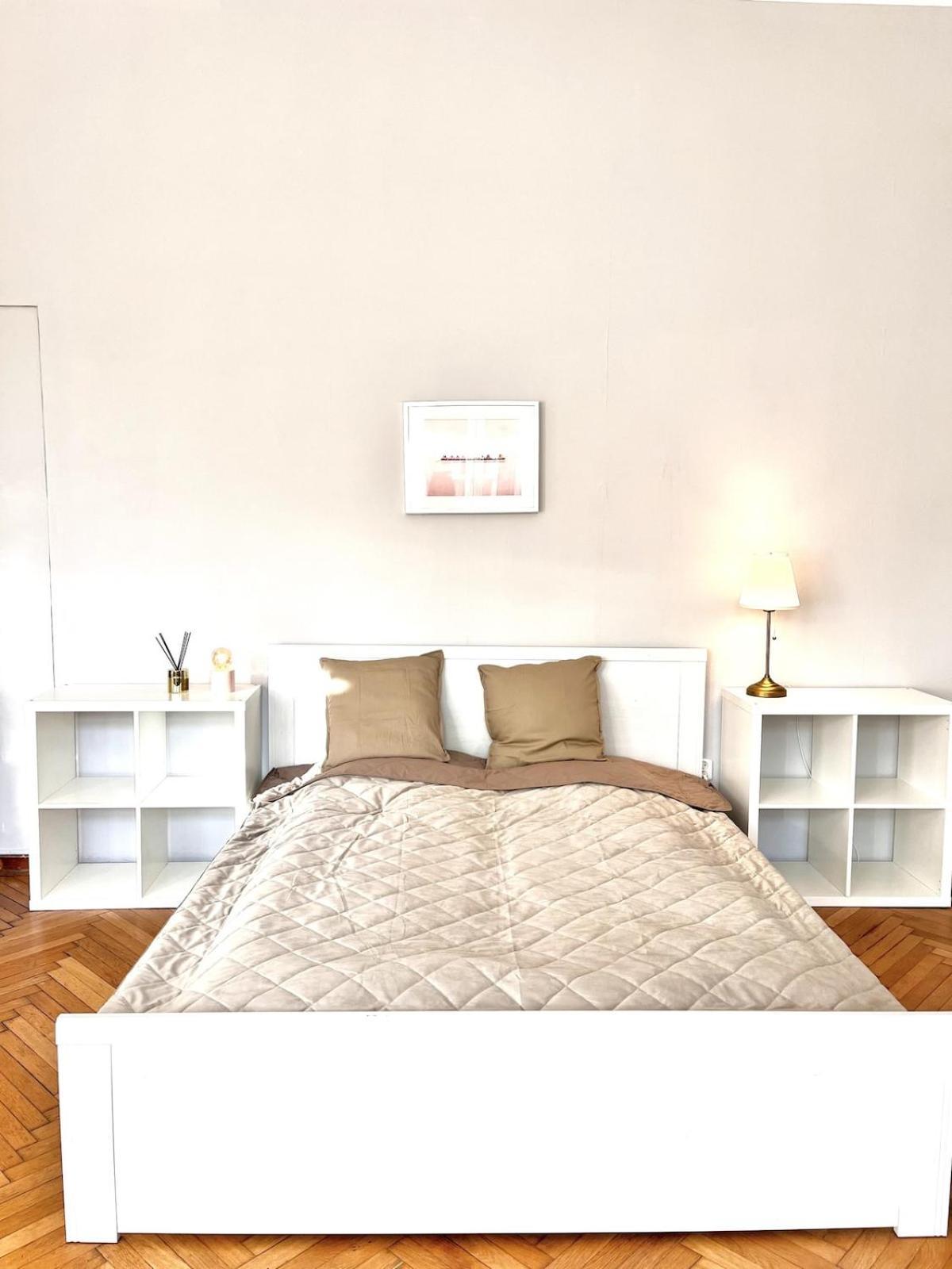 Cozy Flat For 4-6 People, Andrassy Str -oktogon Area Appartamento Budapest