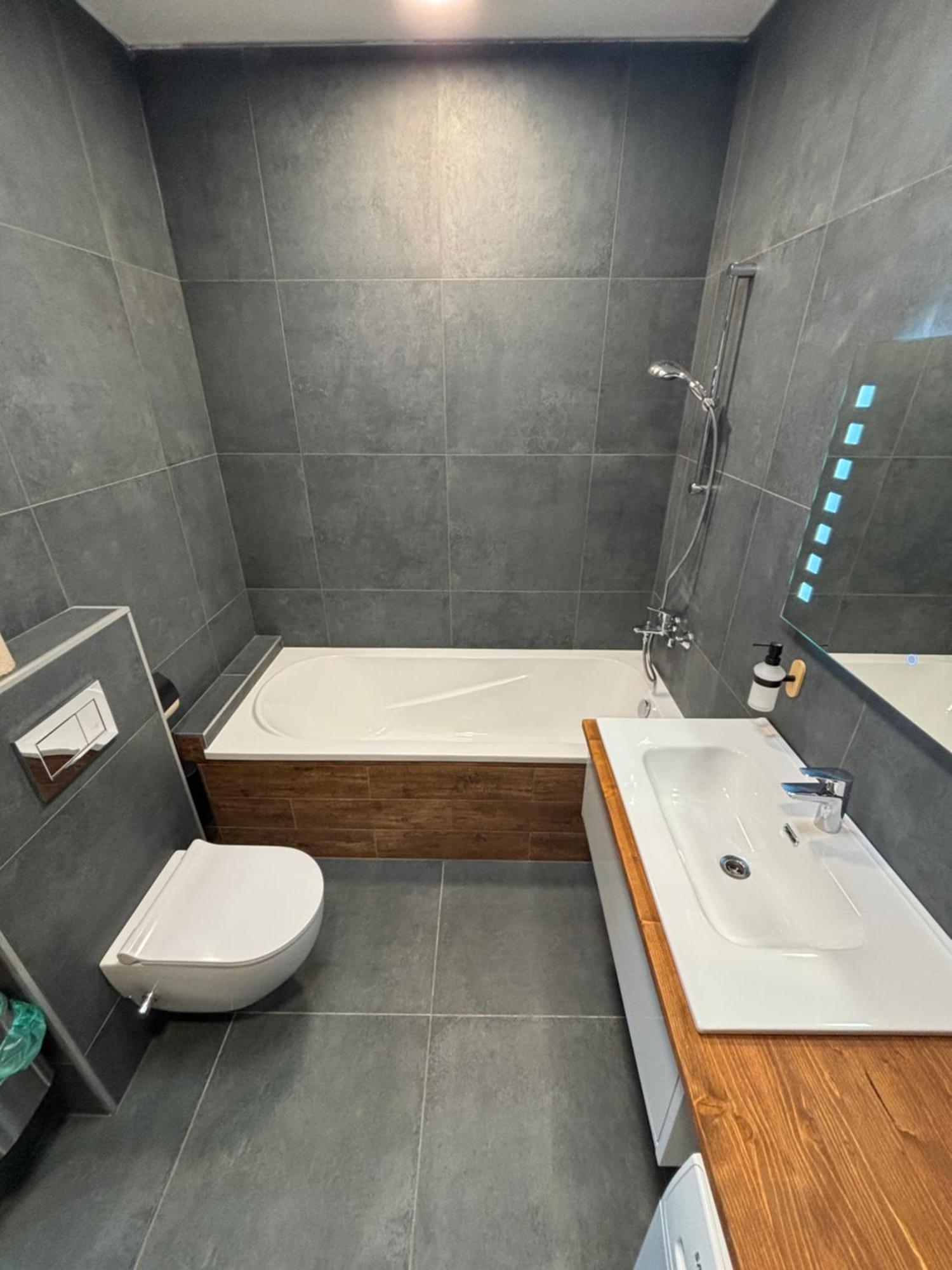 Benjamin Apartman *