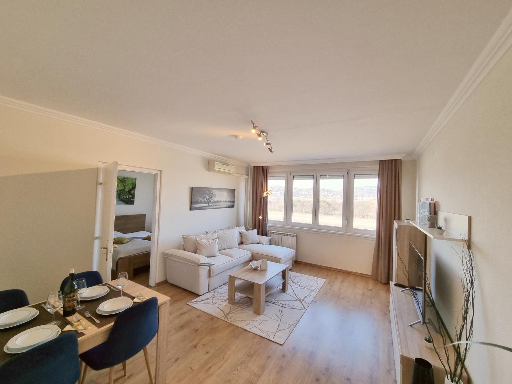 Lejlighed I 13. újlipótváros - Angyalföld - Margitsziget På 68 M². Soveværelser: 2. Private Badevær Budapest
