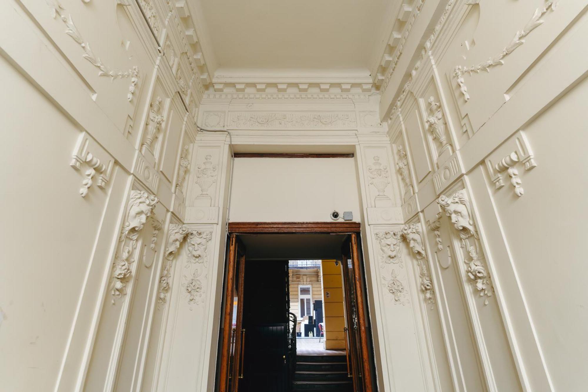 Bercsenyi - Close To The Gellert Thermal Bath Apartament *