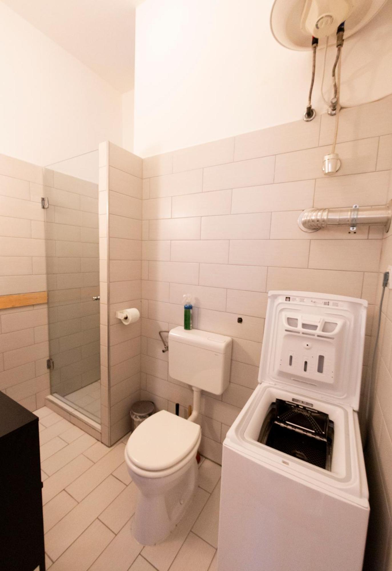 Klau33 In Party District Apartment