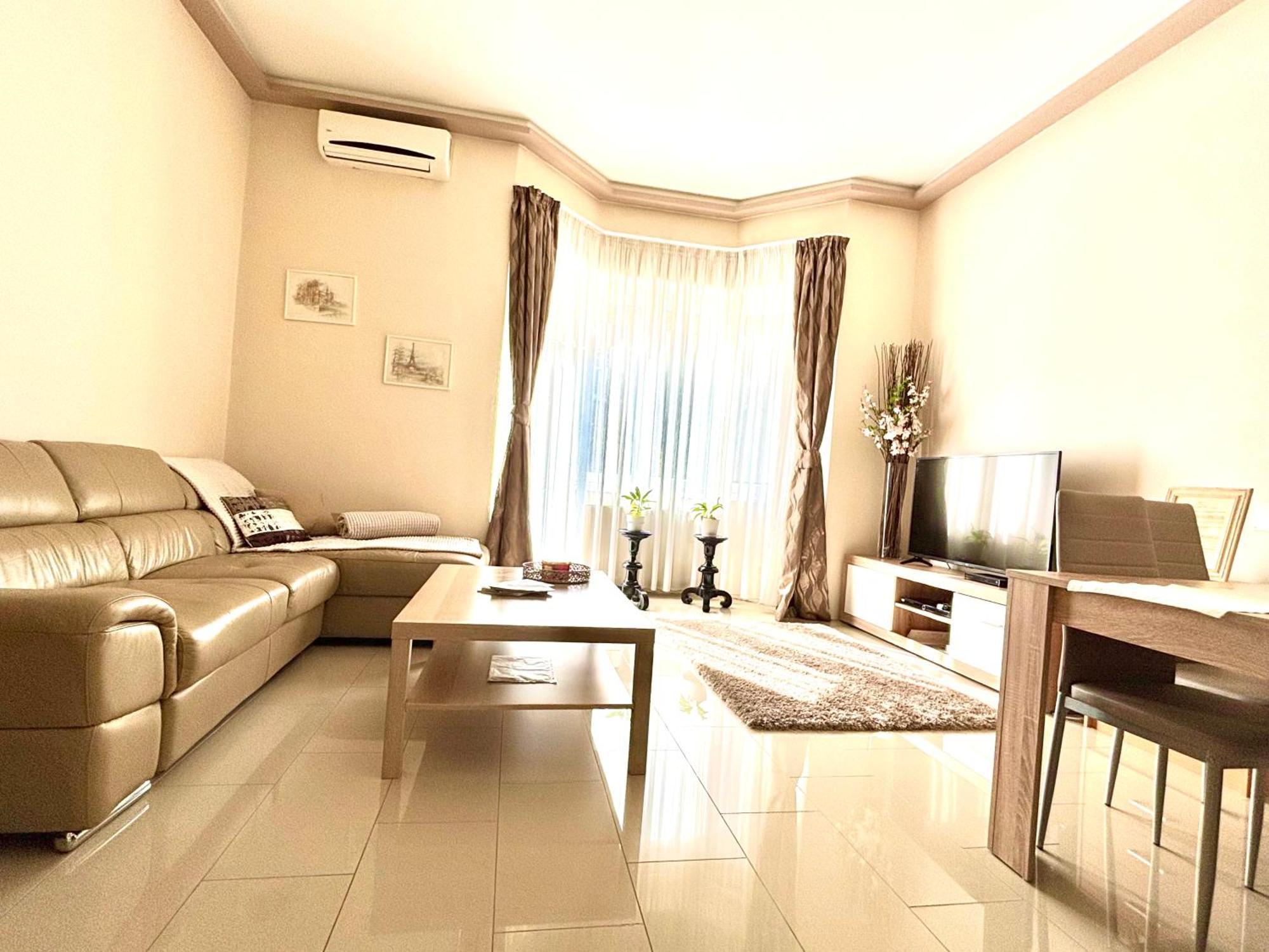 Apartment Riverside Mansion