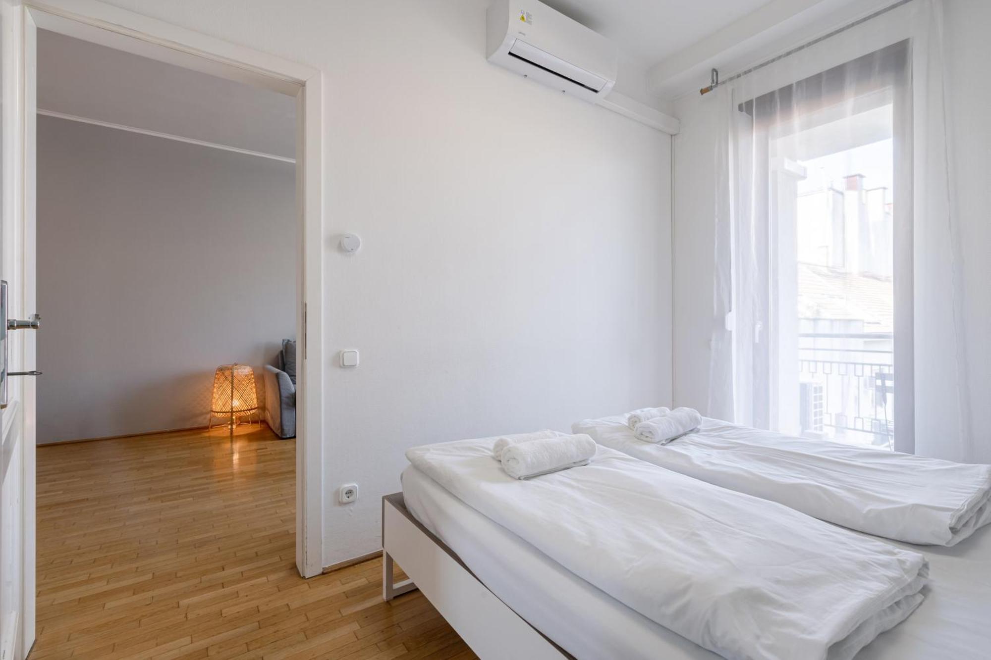 Kaz52 With Balcony Apartament *