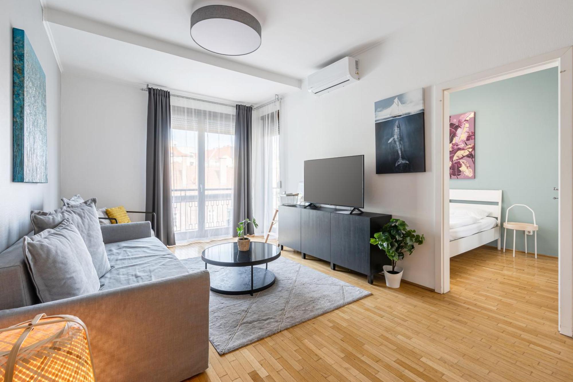 Kaz52 With Balcony Apartament