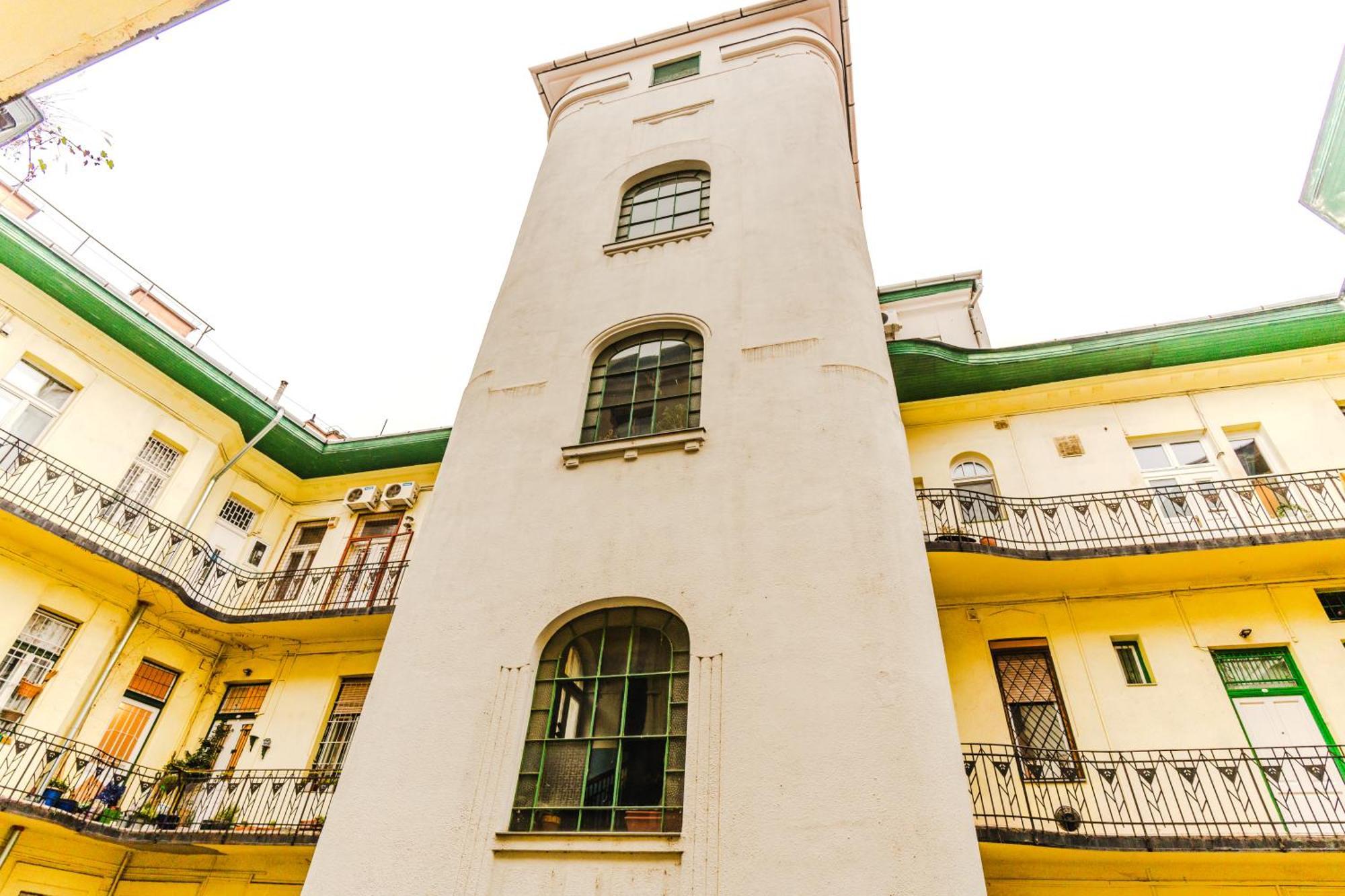 2 Bedrooms And 1 Living Your Modern In Budapest
