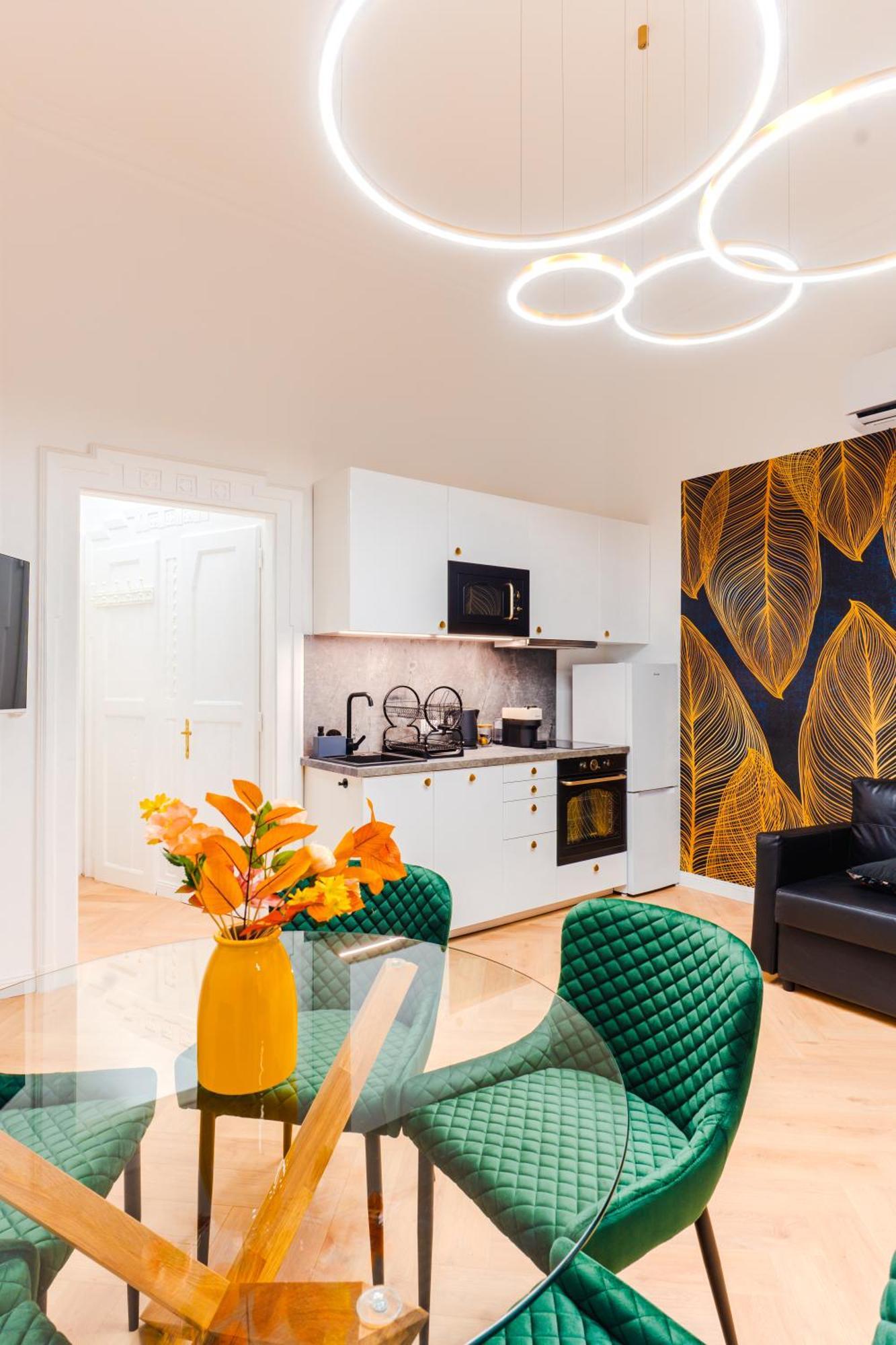 2 Bedrooms And Living Your Modern In Lägenhet