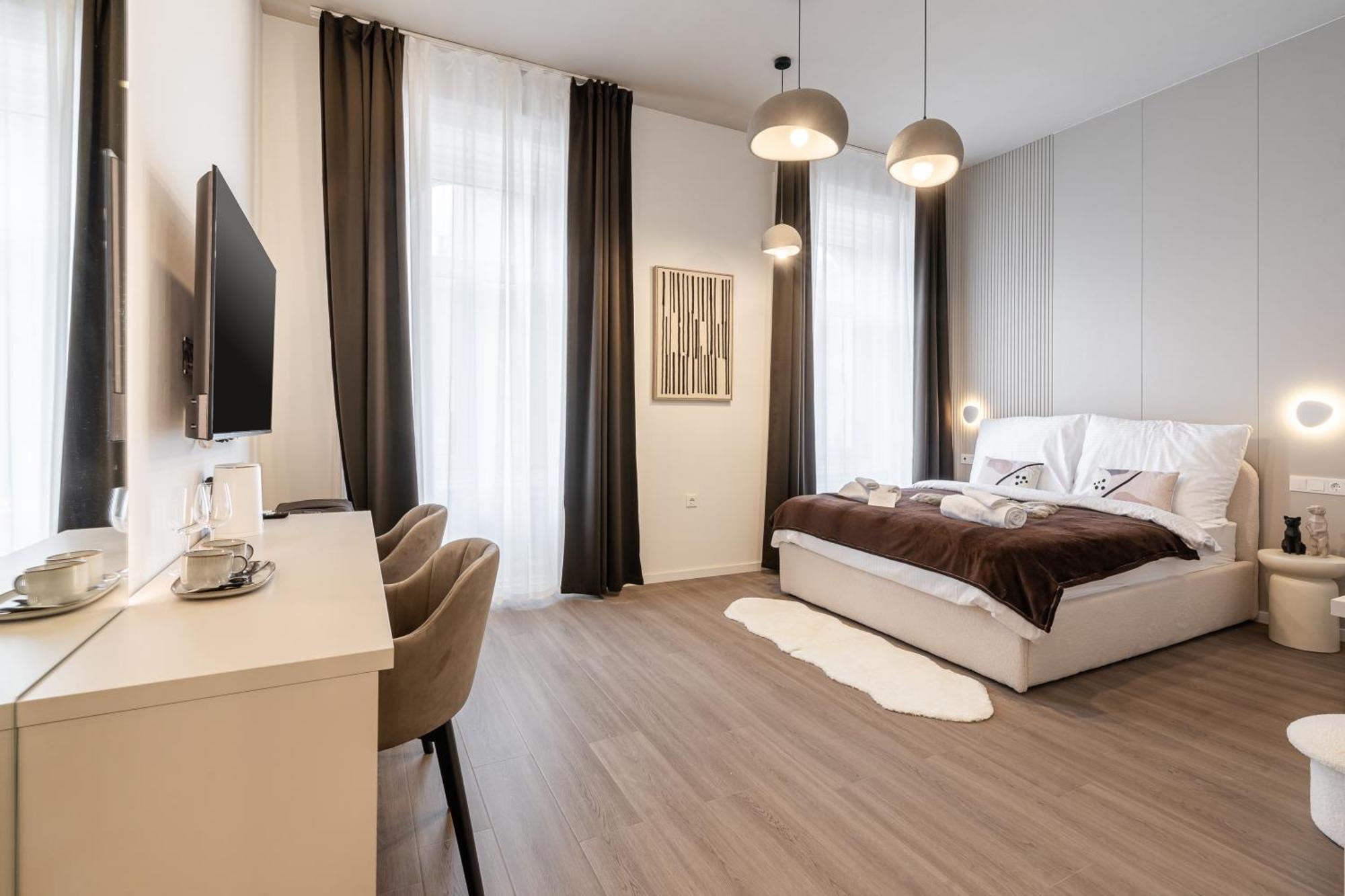 Oasis Luxe Boutique By Bqa * Budapest