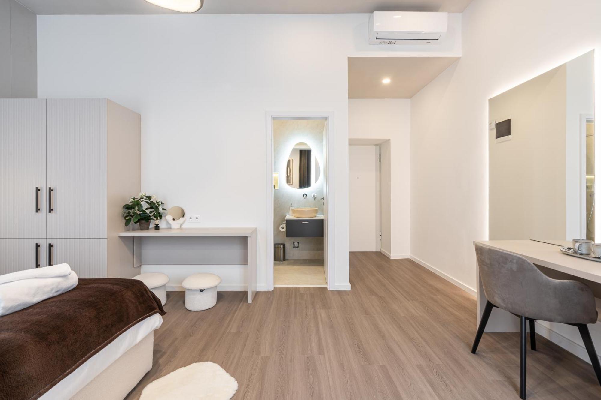 Oasis Luxe Boutique By Bqa Budapest