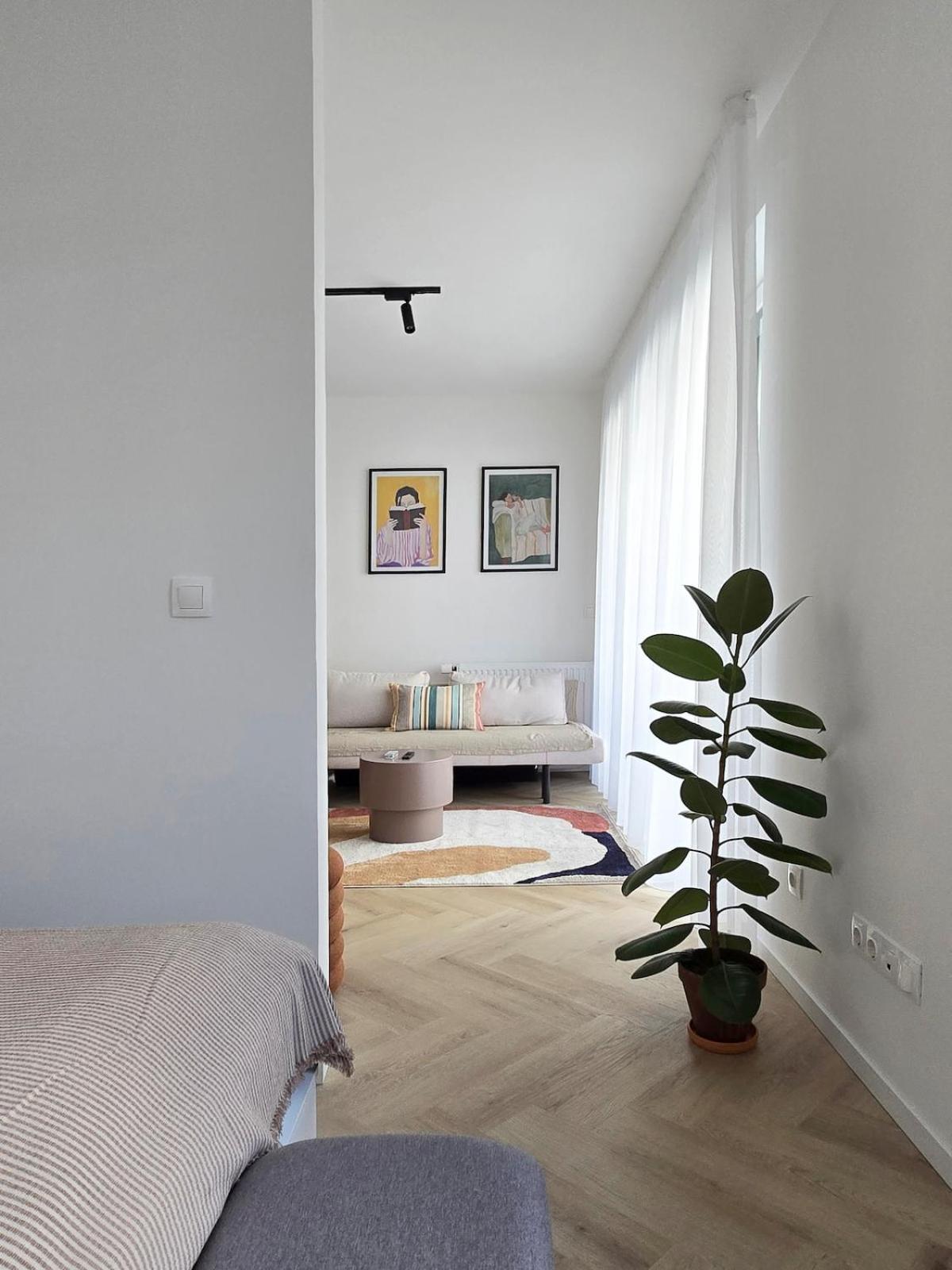 B14 * Budapest