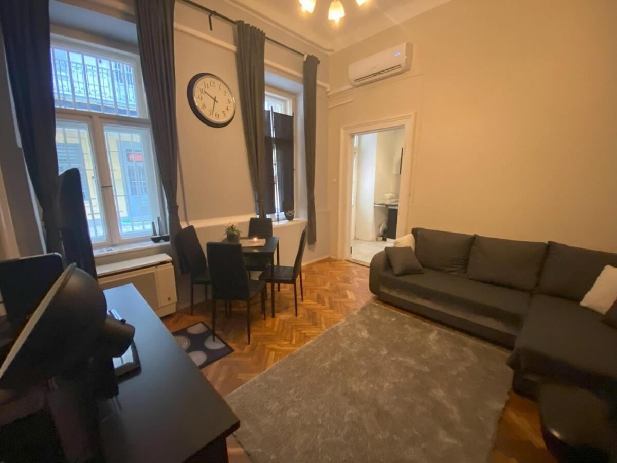 Berger Apartment *