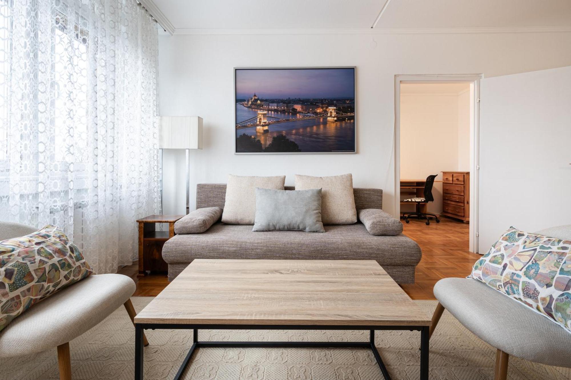 Danubia Appartement *