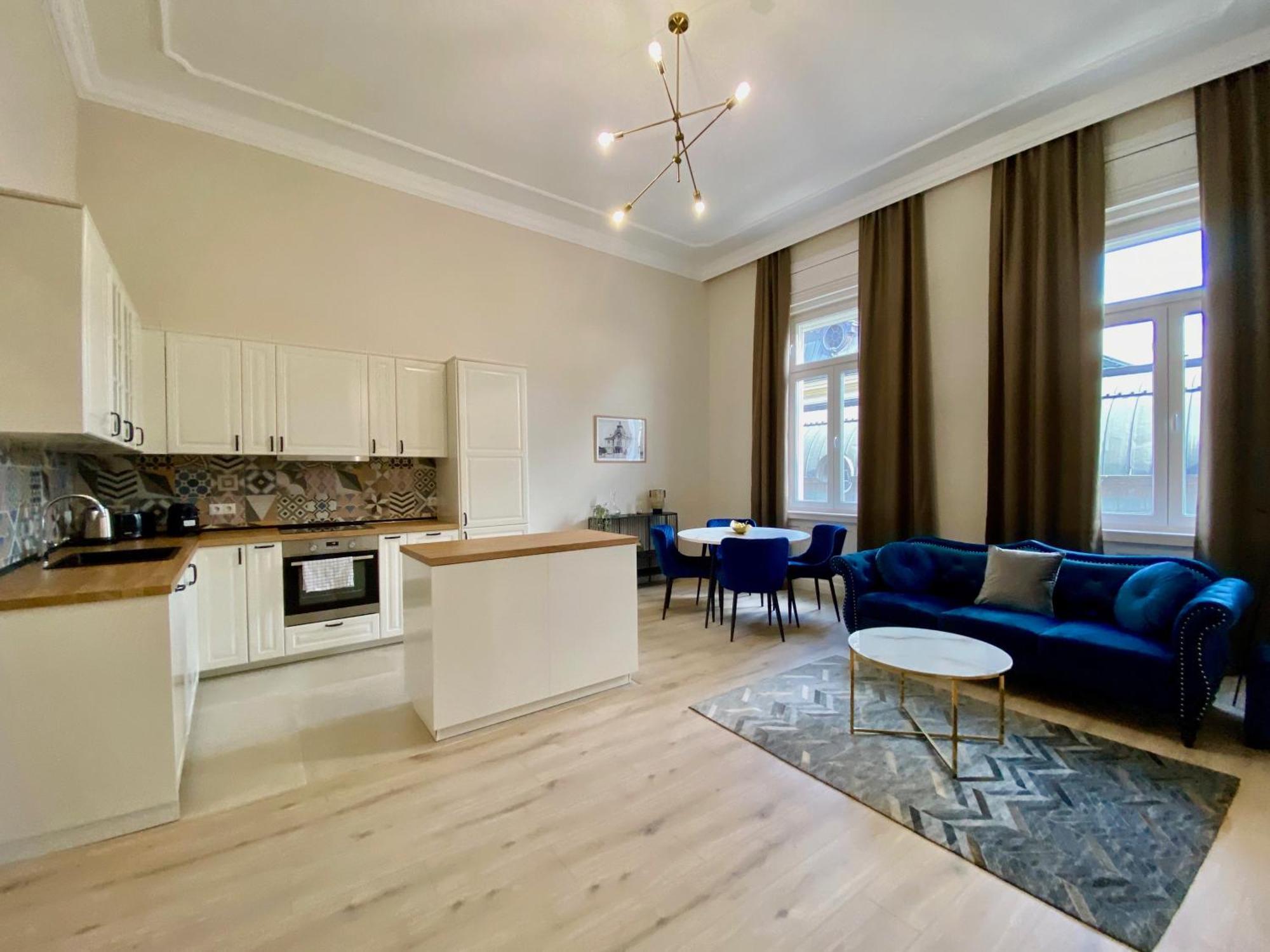 Luxury Paris Style In Heart Of